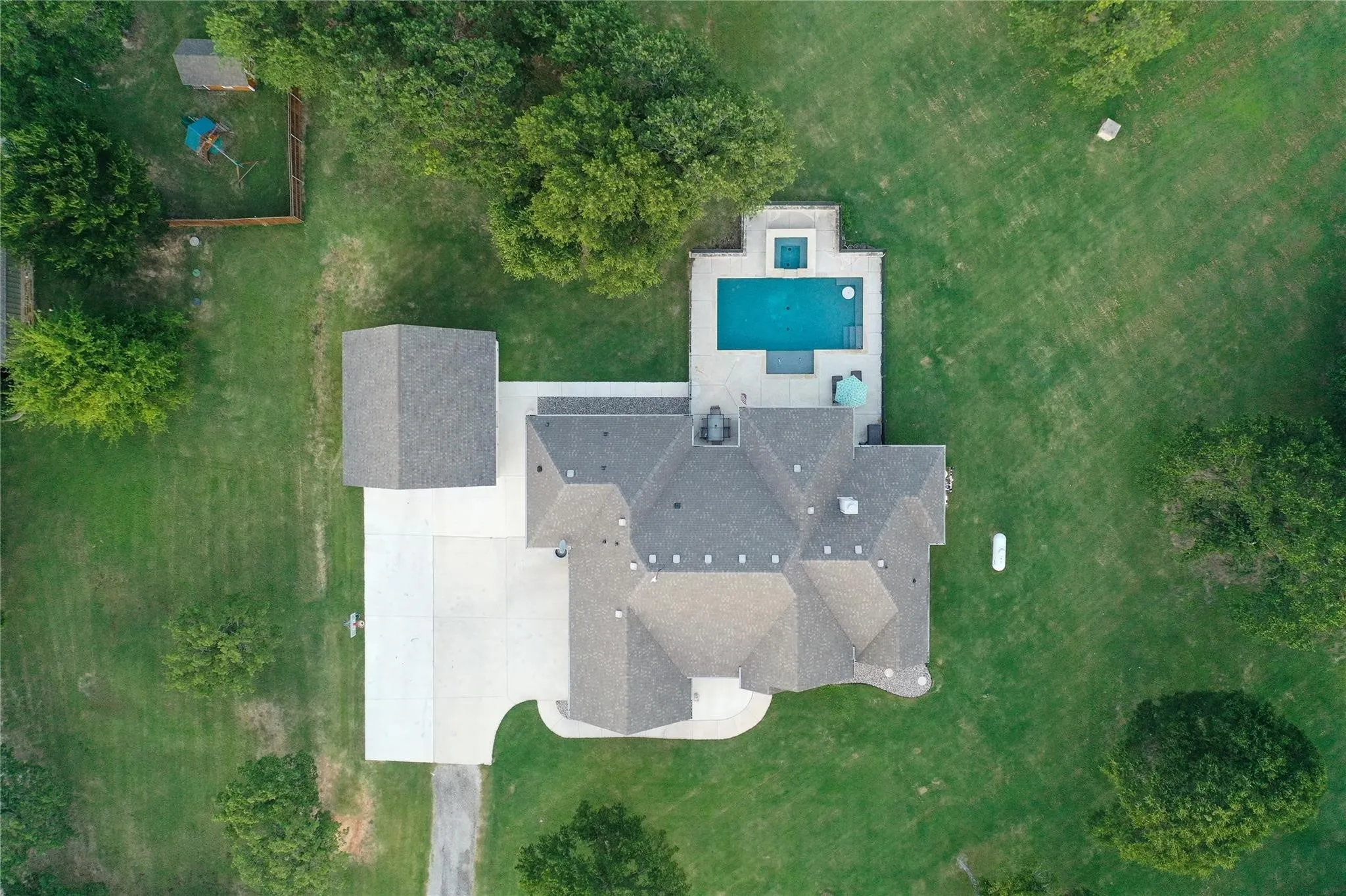 Single Family Residence For Sale in Wise County , 1945 County Road 1111, Decatur, Texas 76234, 3 Bedroom, 2 Bathroom, 4 Garage spaces, 2,593 Sqft, built in 2018, mls#21329269, Real Estate Agent in Decatur, Homes For Sale in Wise county, Homes For Sale in Decatur, Realtor in Decatur Texas, Real Estate Brokerage Independent Realty Texas, Luminita Cordes Realtor