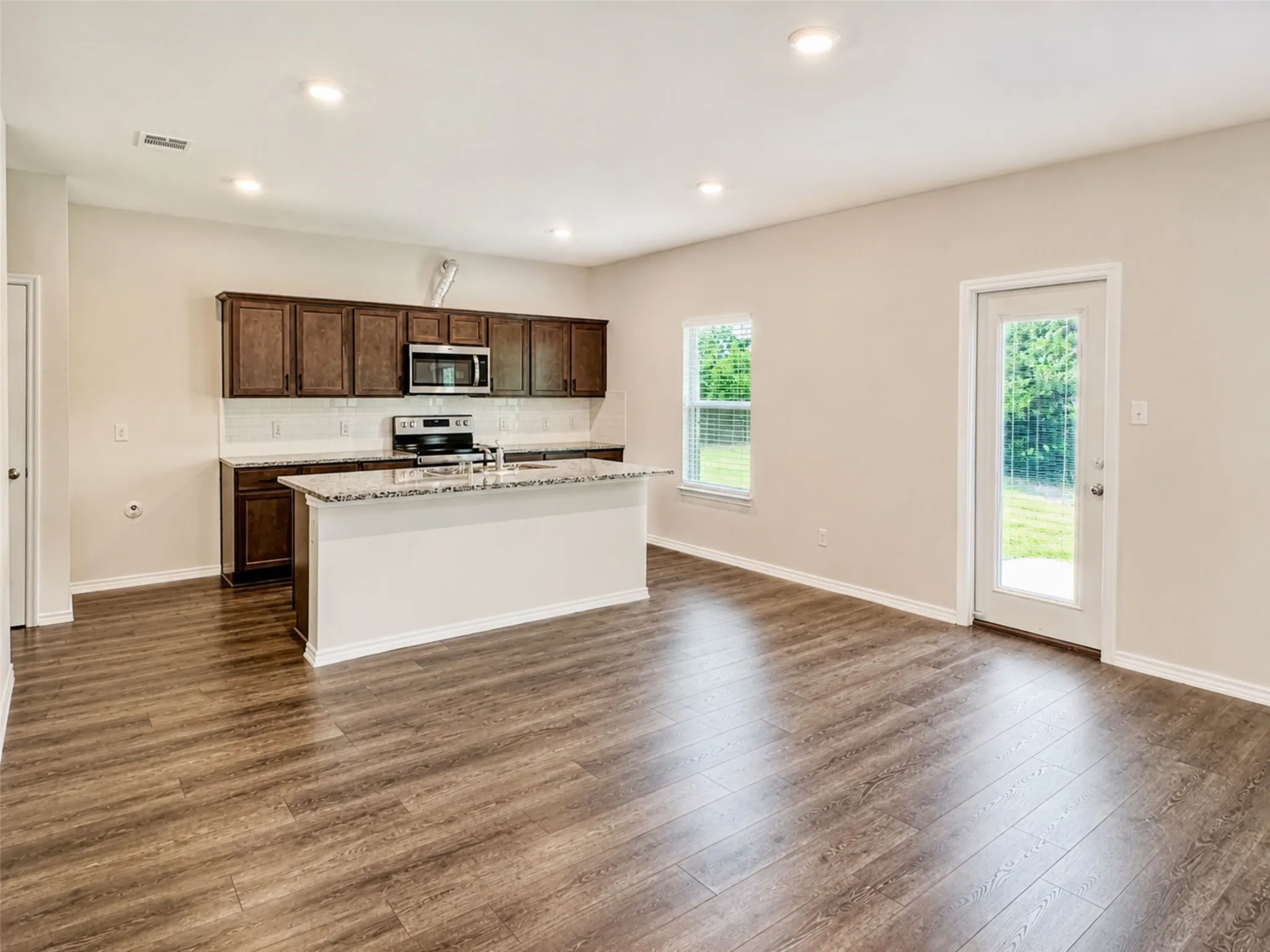 Single Family Residence For Rent in Rockwall County , 3387 Everly Drive, Fate, Texas 75189, 4 Bedroom, 3 Bathroom, 2 Garage spaces, 2,286 Sqft, built in 2021, mls#21329265, Real Estate Agent in Fate, Homes For Rent in Rockwall county, Homes For Rent in Fate, Realtor in Fate Texas, Real Estate Brokerage Independent Realty Texas, Luminita Cordes Realtor