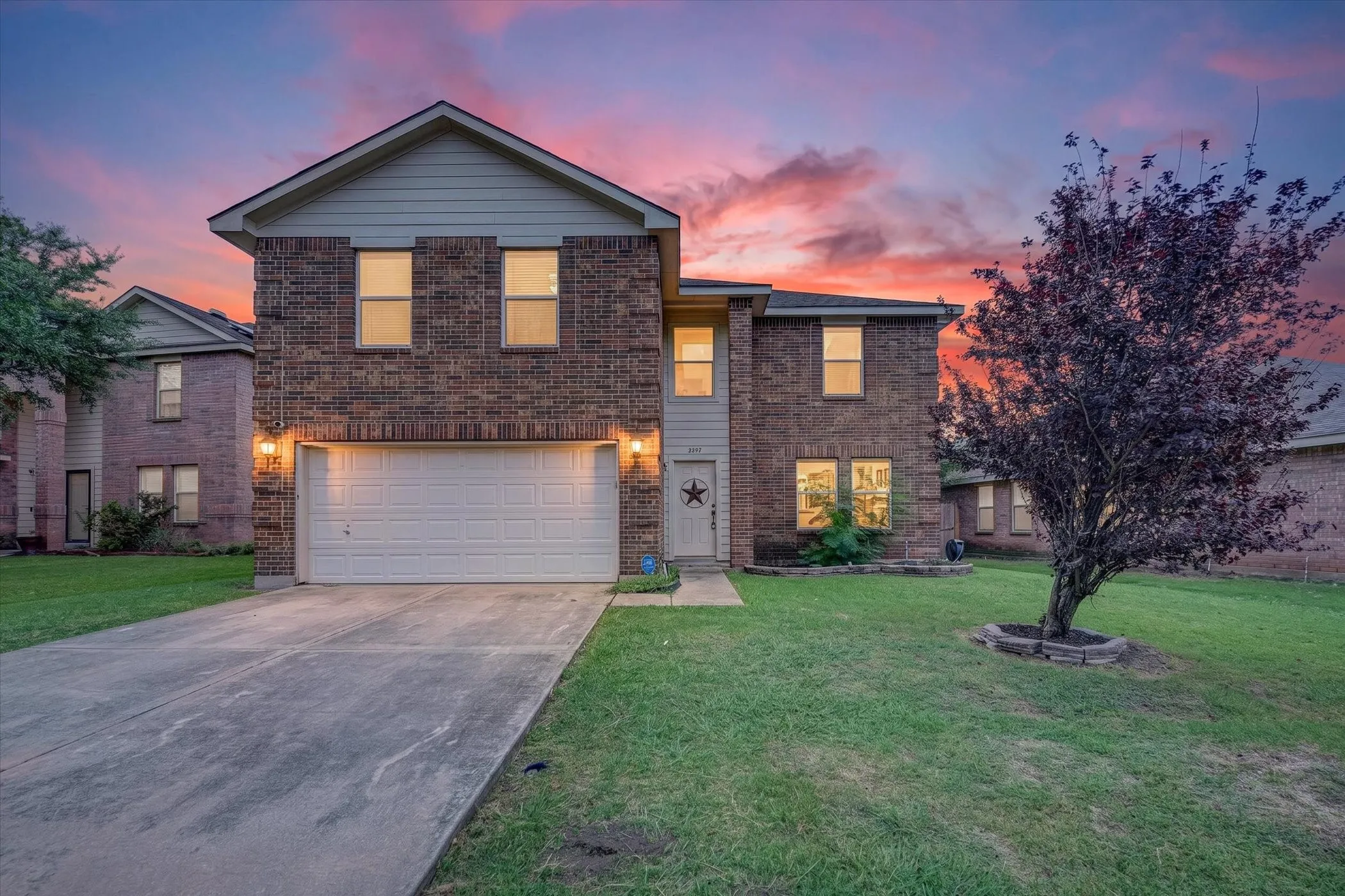 Single Family Residence For Sale in Tarrant County , 4617 Waterford, Fort Worth, Texas 76179, 3 Bedroom, 3 Bathroom, 2 Garage spaces, 2,176 Sqft, built in 2003, mls#21329271, Real Estate Agent in Fort Worth, Homes For Sale in Tarrant county, Homes For Sale in Fort Worth, Realtor in Fort Worth Texas, Real Estate Brokerage Independent Realty Texas, Luminita Cordes Realtor