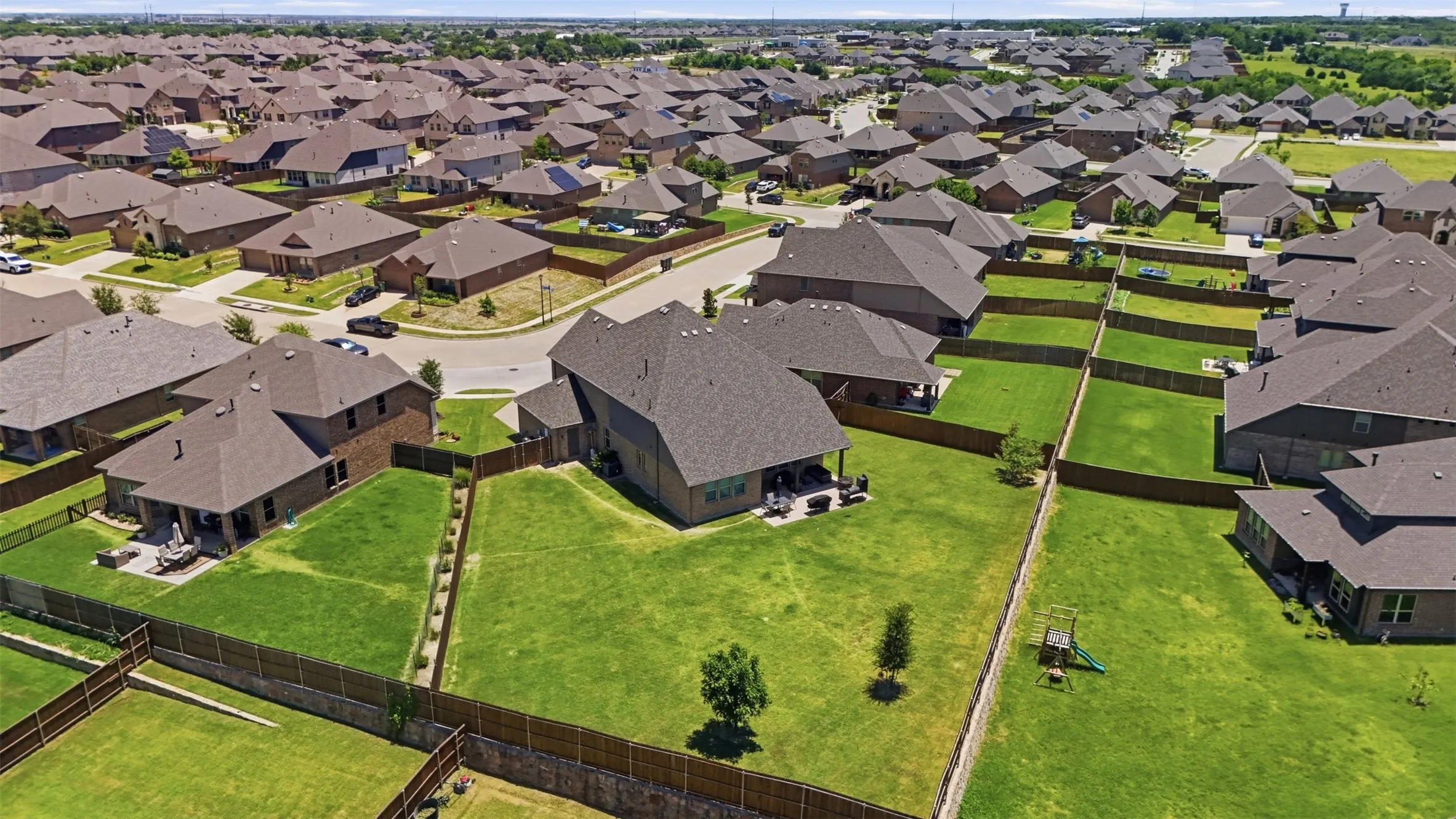 Single Family Residence For Sale in Rockwall County , 502 Big Bend Drive, Fate, Texas 75087, 4 Bedroom, 3 Bathroom, 3 Garage spaces, 3,031 Sqft, built in 2020, mls#21329274, Real Estate Agent in Fate, Homes For Sale in Rockwall county, Homes For Sale in Fate, Realtor in Fate Texas, Real Estate Brokerage Independent Realty Texas, Luminita Cordes Realtor