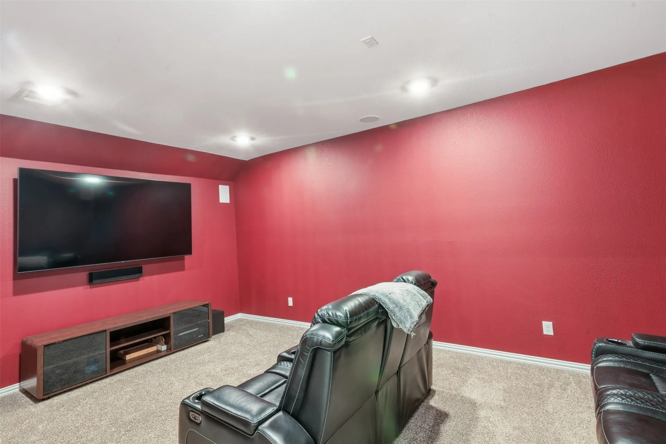 Single Family Residence For Sale in Rockwall County , 502 Big Bend Drive, Fate, Texas 75087, 4 Bedroom, 3 Bathroom, 3 Garage spaces, 3,031 Sqft, built in 2020, mls#21329274, Real Estate Agent in Fate, Homes For Sale in Rockwall county, Homes For Sale in Fate, Realtor in Fate Texas, Real Estate Brokerage Independent Realty Texas, Luminita Cordes Realtor
