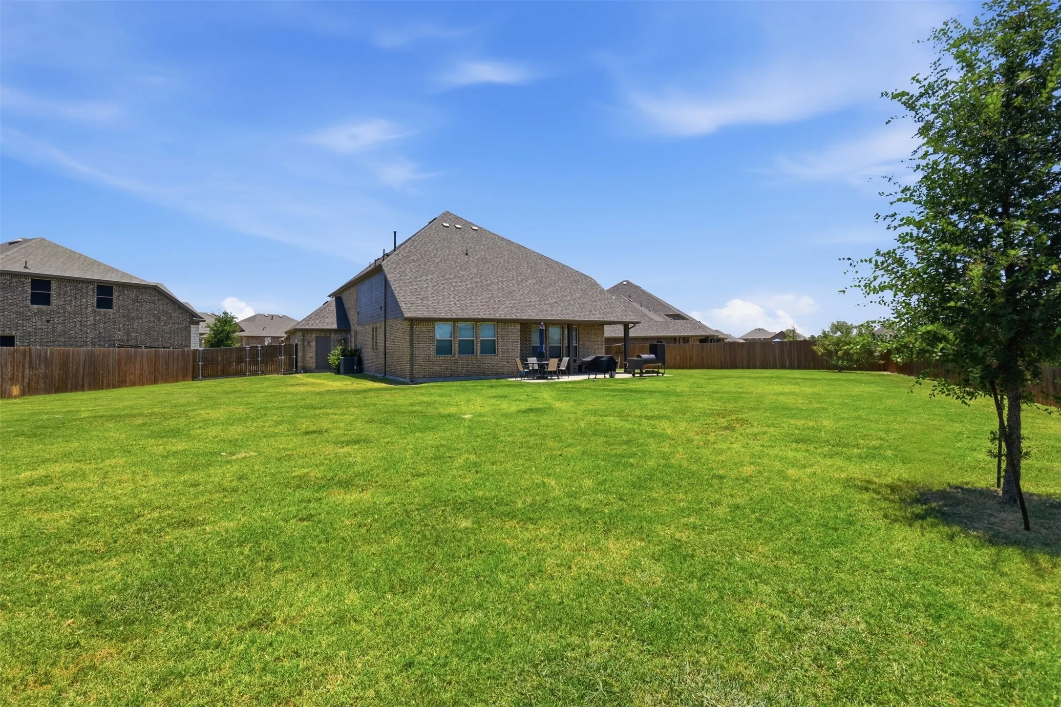 Single Family Residence For Sale in Rockwall County , 502 Big Bend Drive, Fate, Texas 75087, 4 Bedroom, 3 Bathroom, 3 Garage spaces, 3,031 Sqft, built in 2020, mls#21329274, Real Estate Agent in Fate, Homes For Sale in Rockwall county, Homes For Sale in Fate, Realtor in Fate Texas, Real Estate Brokerage Independent Realty Texas, Luminita Cordes Realtor