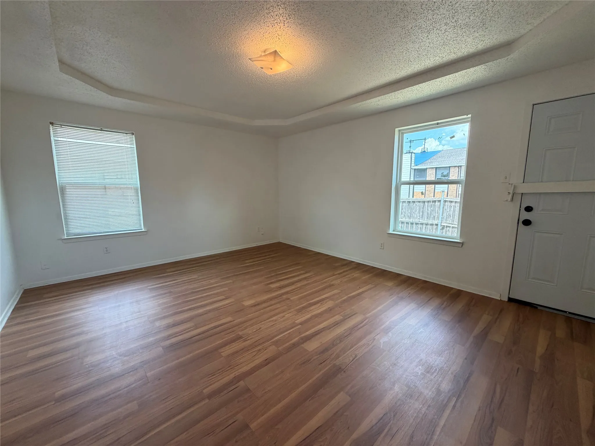 Duplex For Rent in Tarrant County , 425 Signal Hill Court N, Fort Worth, Texas 76112, 2 Bedroom, 2 Bathroom, 1 Garage spaces, 1,091 Sqft, built in 1986, mls#21329280, Real Estate Agent in Fort Worth, Homes For Rent in Tarrant county, Homes For Rent in Fort Worth, Realtor in Fort Worth Texas, Real Estate Brokerage Independent Realty Texas, Luminita Cordes Realtor