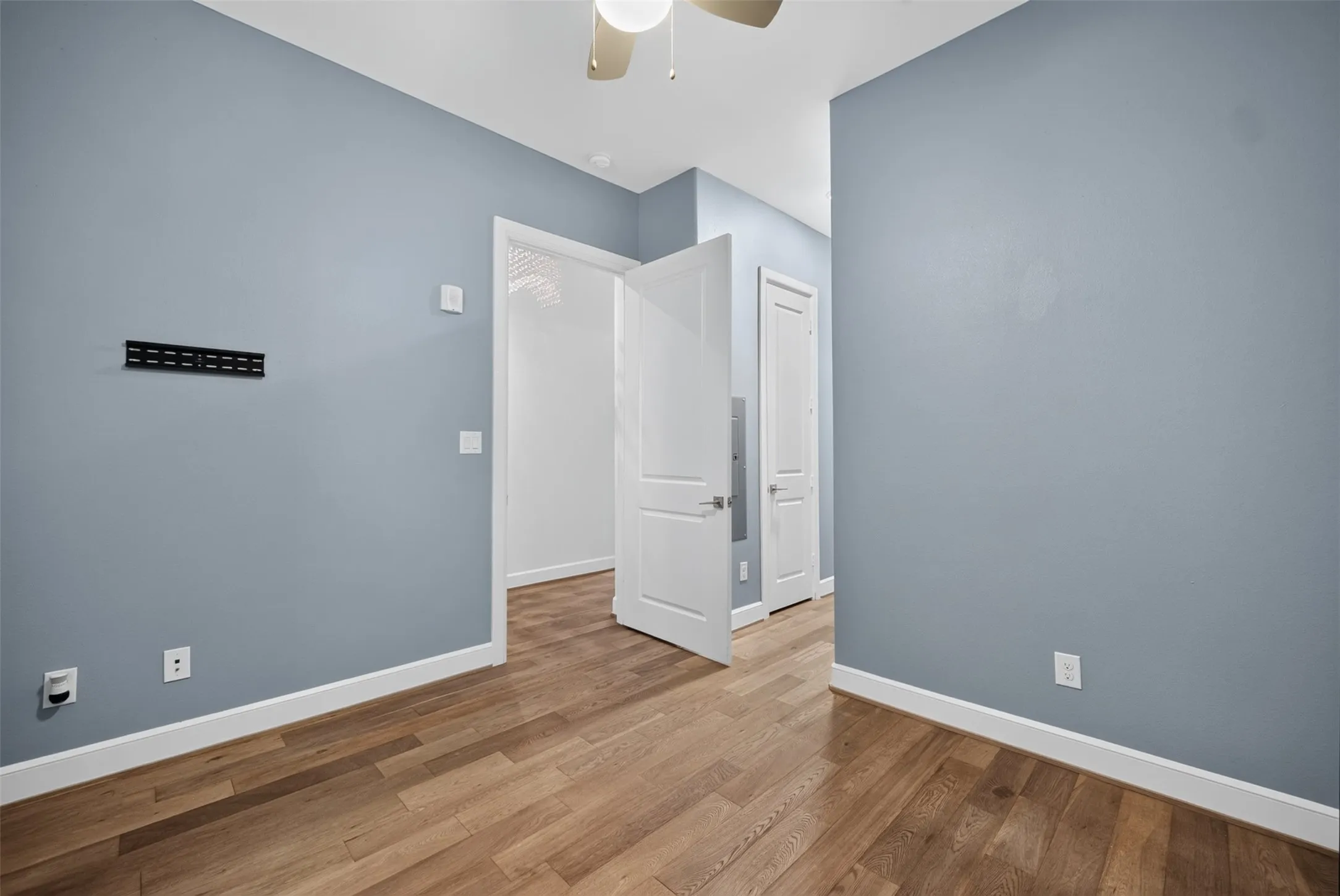 Condominium For Sale in Dallas County , 5015 Meridian Lane 2102, Addison, Texas 75001, 3 Bedroom, 3 Bathroom, 2 Garage spaces, 1,635 Sqft, built in 2016, mls#21329292, Real Estate Agent in Addison, Homes For Sale in Dallas county, Homes For Sale in Addison, Realtor in Addison Texas, Real Estate Brokerage Independent Realty Texas, Luminita Cordes Realtor