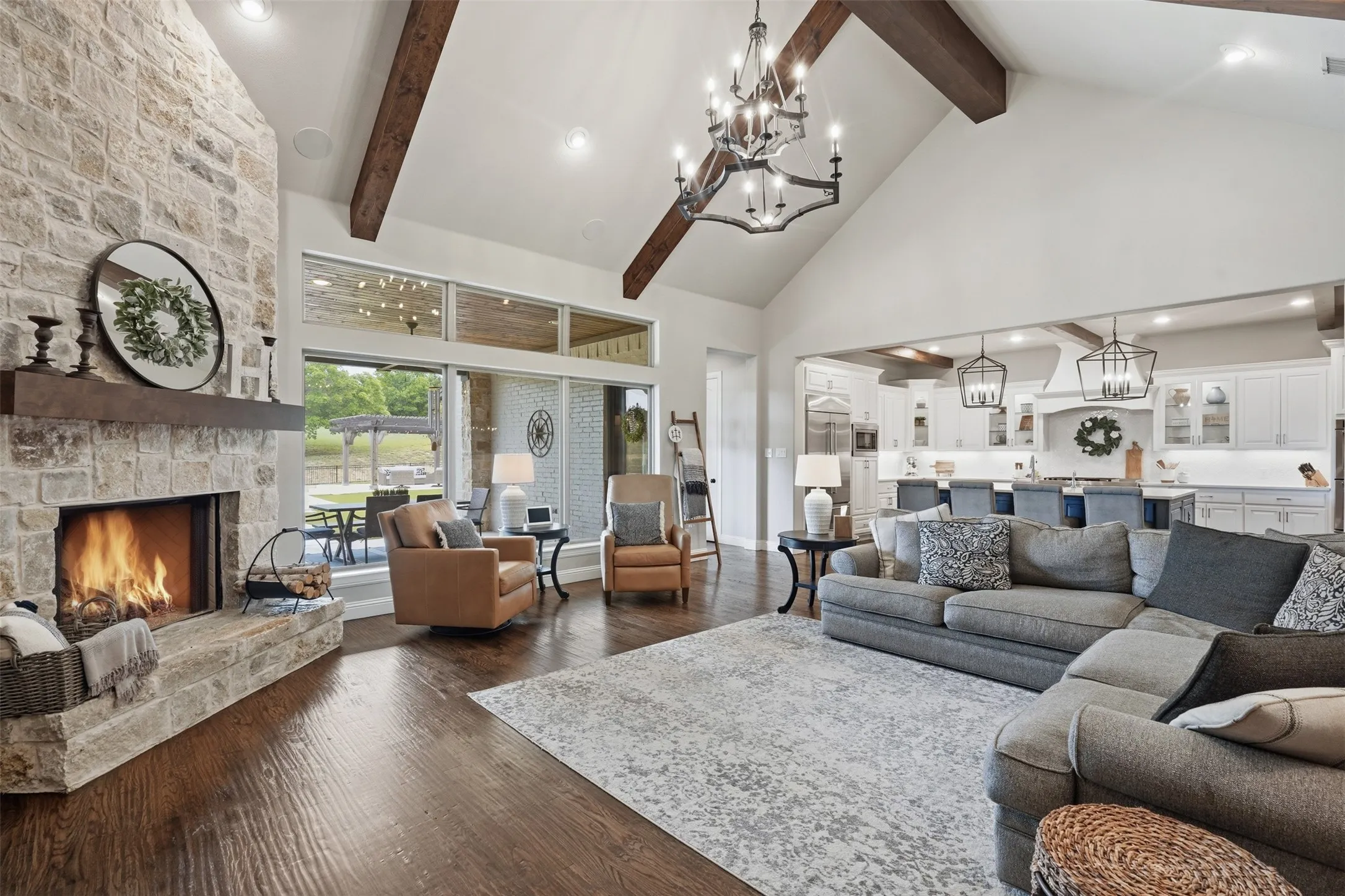 Single Family Residence For Sale in Parker County , 600 W Hill Drive, Aledo, Texas 76008, 5 Bedroom, 6 Bathroom, 3 Garage spaces, 5,190 Sqft, built in 2019, mls#21329294, Real Estate Agent in Aledo, Homes For Sale in Parker county, Homes For Sale in Aledo, Realtor in Aledo Texas, Real Estate Brokerage Independent Realty Texas, Luminita Cordes Realtor