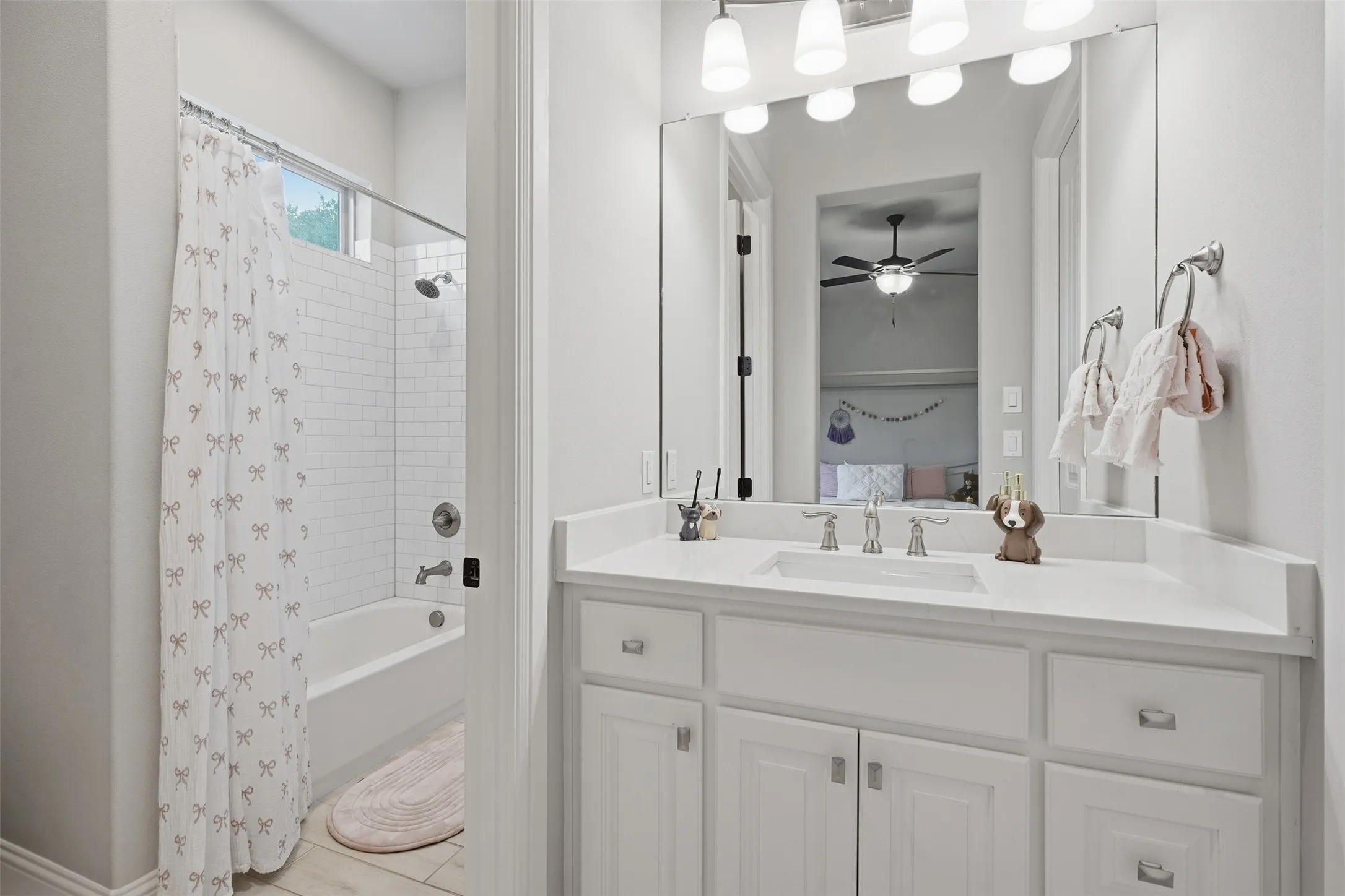 Single Family Residence For Sale in Parker County , 600 W Hill Drive, Aledo, Texas 76008, 5 Bedroom, 6 Bathroom, 3 Garage spaces, 5,190 Sqft, built in 2019, mls#21329294, Real Estate Agent in Aledo, Homes For Sale in Parker county, Homes For Sale in Aledo, Realtor in Aledo Texas, Real Estate Brokerage Independent Realty Texas, Luminita Cordes Realtor