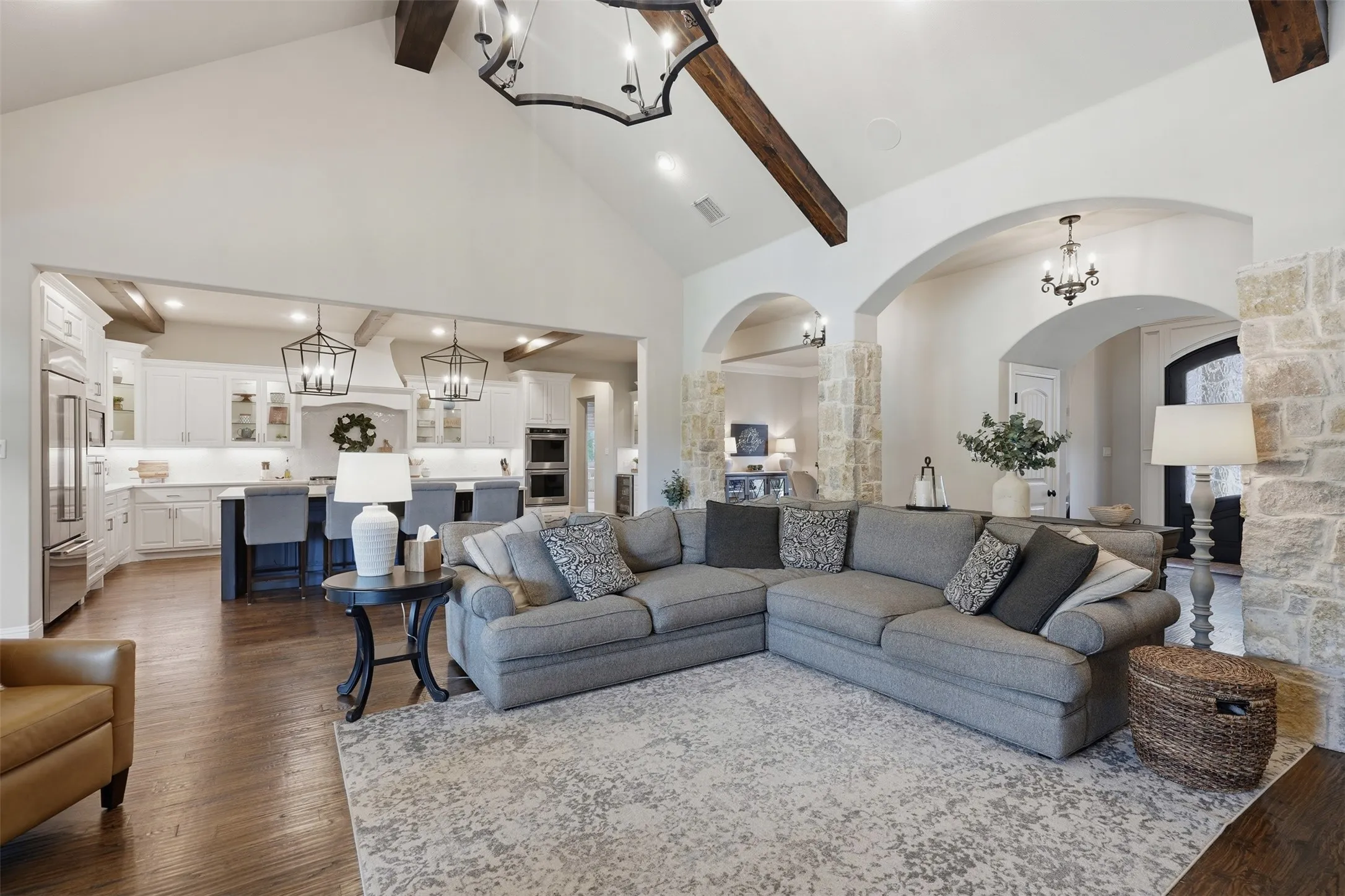 Single Family Residence For Sale in Parker County , 600 W Hill Drive, Aledo, Texas 76008, 5 Bedroom, 6 Bathroom, 3 Garage spaces, 5,190 Sqft, built in 2019, mls#21329294, Real Estate Agent in Aledo, Homes For Sale in Parker county, Homes For Sale in Aledo, Realtor in Aledo Texas, Real Estate Brokerage Independent Realty Texas, Luminita Cordes Realtor