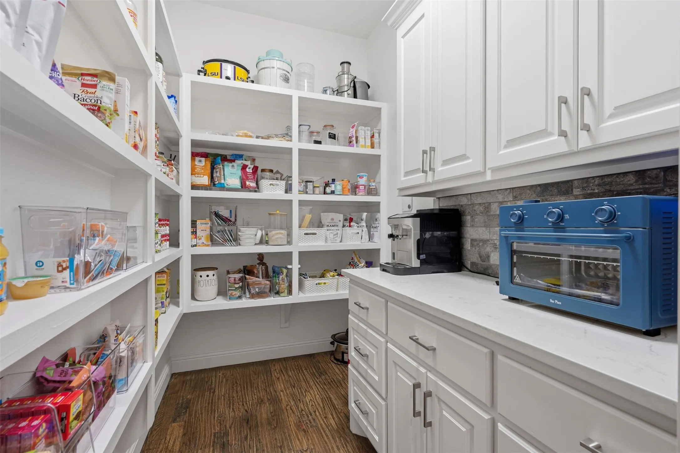 Single Family Residence For Sale in Parker County , 600 W Hill Drive, Aledo, Texas 76008, 5 Bedroom, 6 Bathroom, 3 Garage spaces, 5,190 Sqft, built in 2019, mls#21329294, Real Estate Agent in Aledo, Homes For Sale in Parker county, Homes For Sale in Aledo, Realtor in Aledo Texas, Real Estate Brokerage Independent Realty Texas, Luminita Cordes Realtor