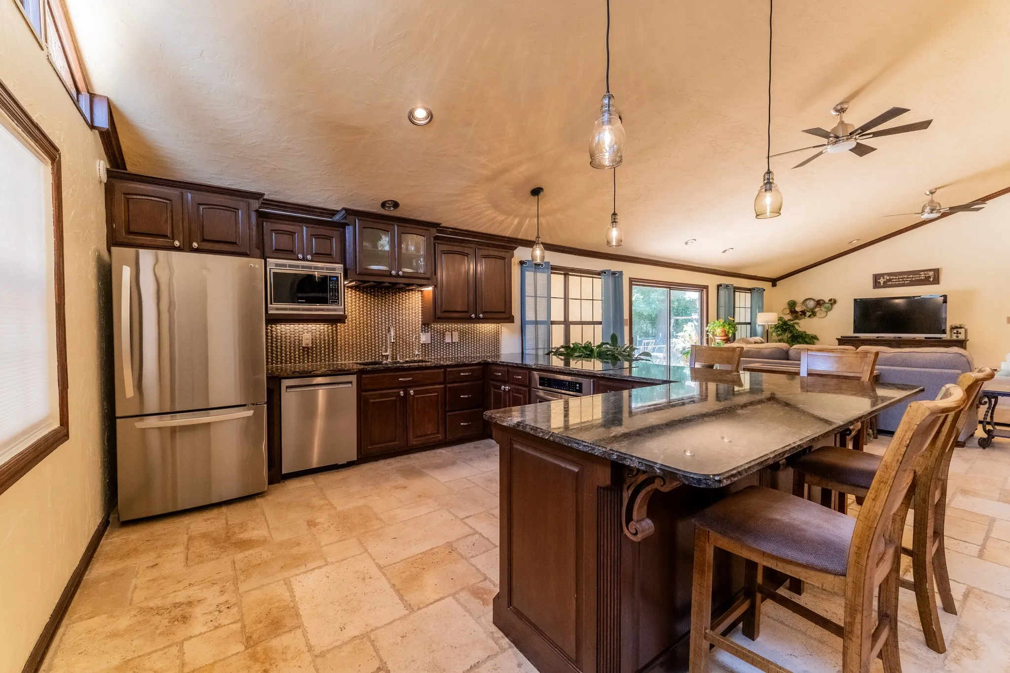 Single Family Residence For Sale in Hopkins County , 1200 Melony Drive B, Sulphur Springs, Texas 75482, 1 Bedroom, 1 Bathroom, 3 Garage spaces, 1,516 Sqft, built in 1984, mls#21326743, Real Estate Agent in Sulphur Springs, Homes For Sale in Hopkins county, Homes For Sale in Sulphur Springs, Realtor in Sulphur Springs Texas, Real Estate Brokerage Independent Realty Texas, Luminita Cordes Realtor