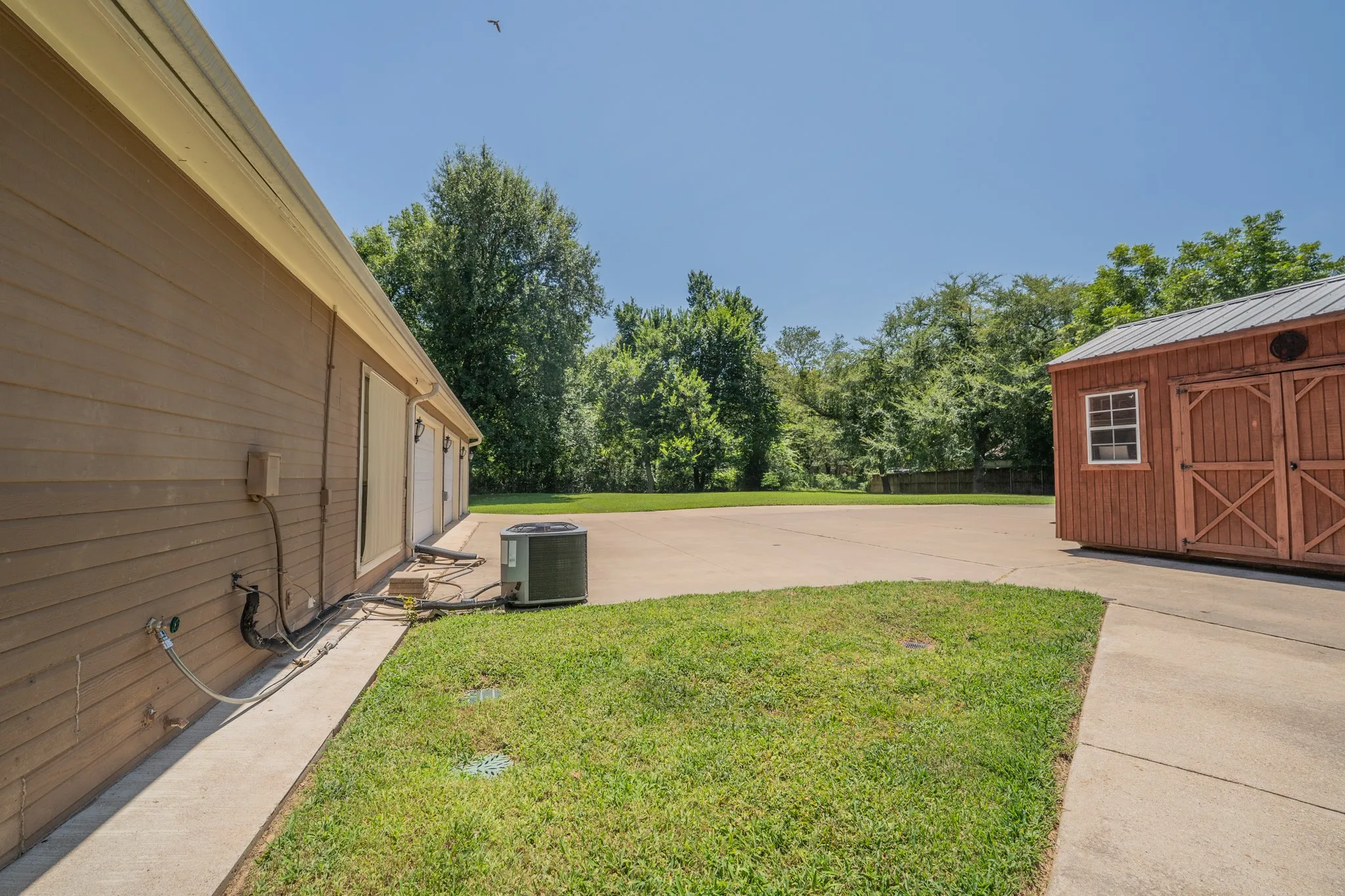 Single Family Residence For Sale in Hopkins County , 1200 Melony Drive B, Sulphur Springs, Texas 75482, 1 Bedroom, 1 Bathroom, 3 Garage spaces, 1,516 Sqft, built in 1984, mls#21326743, Real Estate Agent in Sulphur Springs, Homes For Sale in Hopkins county, Homes For Sale in Sulphur Springs, Realtor in Sulphur Springs Texas, Real Estate Brokerage Independent Realty Texas, Luminita Cordes Realtor