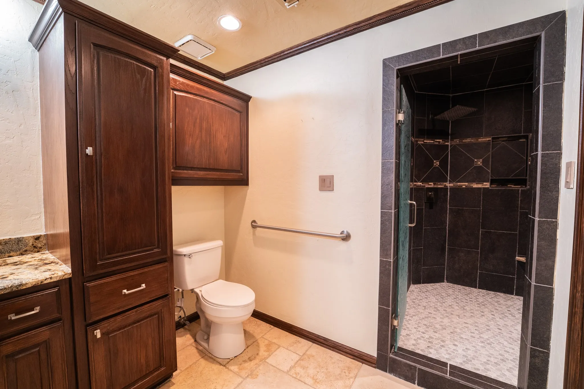 Single Family Residence For Sale in Hopkins County , 1200 Melony Drive B, Sulphur Springs, Texas 75482, 1 Bedroom, 1 Bathroom, 3 Garage spaces, 1,516 Sqft, built in 1984, mls#21326743, Real Estate Agent in Sulphur Springs, Homes For Sale in Hopkins county, Homes For Sale in Sulphur Springs, Realtor in Sulphur Springs Texas, Real Estate Brokerage Independent Realty Texas, Luminita Cordes Realtor