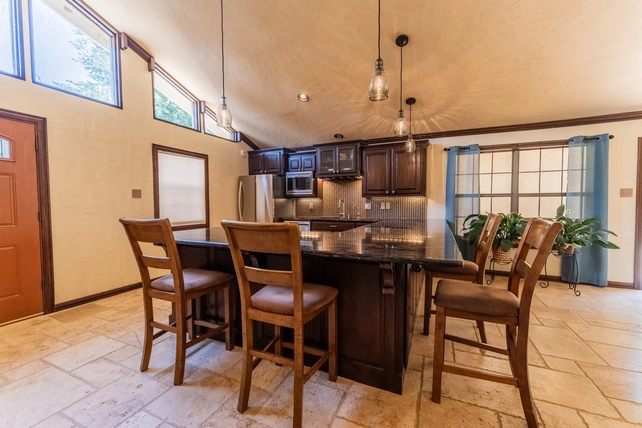 Single Family Residence For Sale in Hopkins County , 1200 Melony Drive B, Sulphur Springs, Texas 75482, 1 Bedroom, 1 Bathroom, 3 Garage spaces, 1,516 Sqft, built in 1984, mls#21326743, Real Estate Agent in Sulphur Springs, Homes For Sale in Hopkins county, Homes For Sale in Sulphur Springs, Realtor in Sulphur Springs Texas, Real Estate Brokerage Independent Realty Texas, Luminita Cordes Realtor