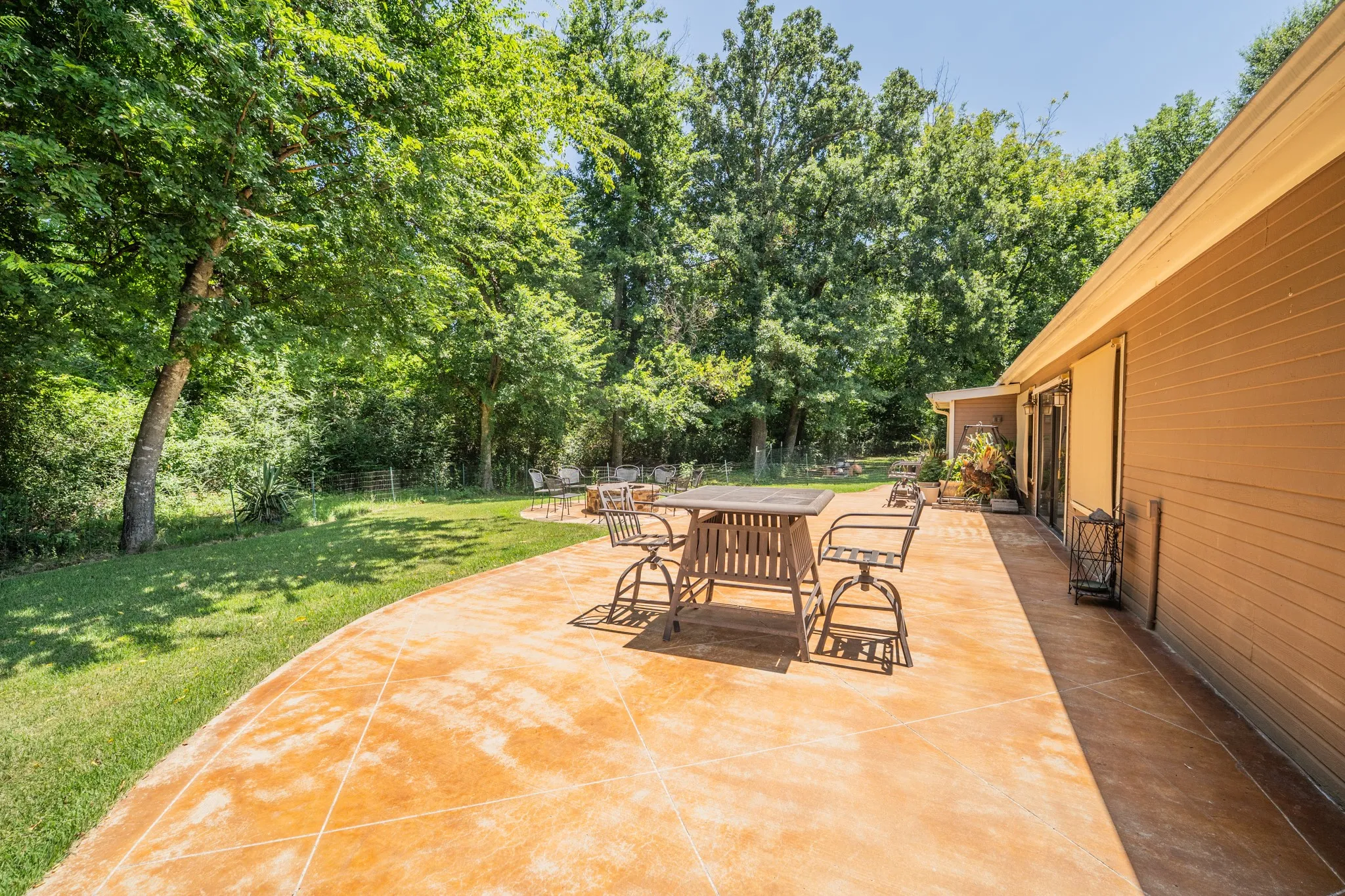 Single Family Residence For Sale in Hopkins County , 1200 Melony Drive B, Sulphur Springs, Texas 75482, 1 Bedroom, 1 Bathroom, 3 Garage spaces, 1,516 Sqft, built in 1984, mls#21326743, Real Estate Agent in Sulphur Springs, Homes For Sale in Hopkins county, Homes For Sale in Sulphur Springs, Realtor in Sulphur Springs Texas, Real Estate Brokerage Independent Realty Texas, Luminita Cordes Realtor