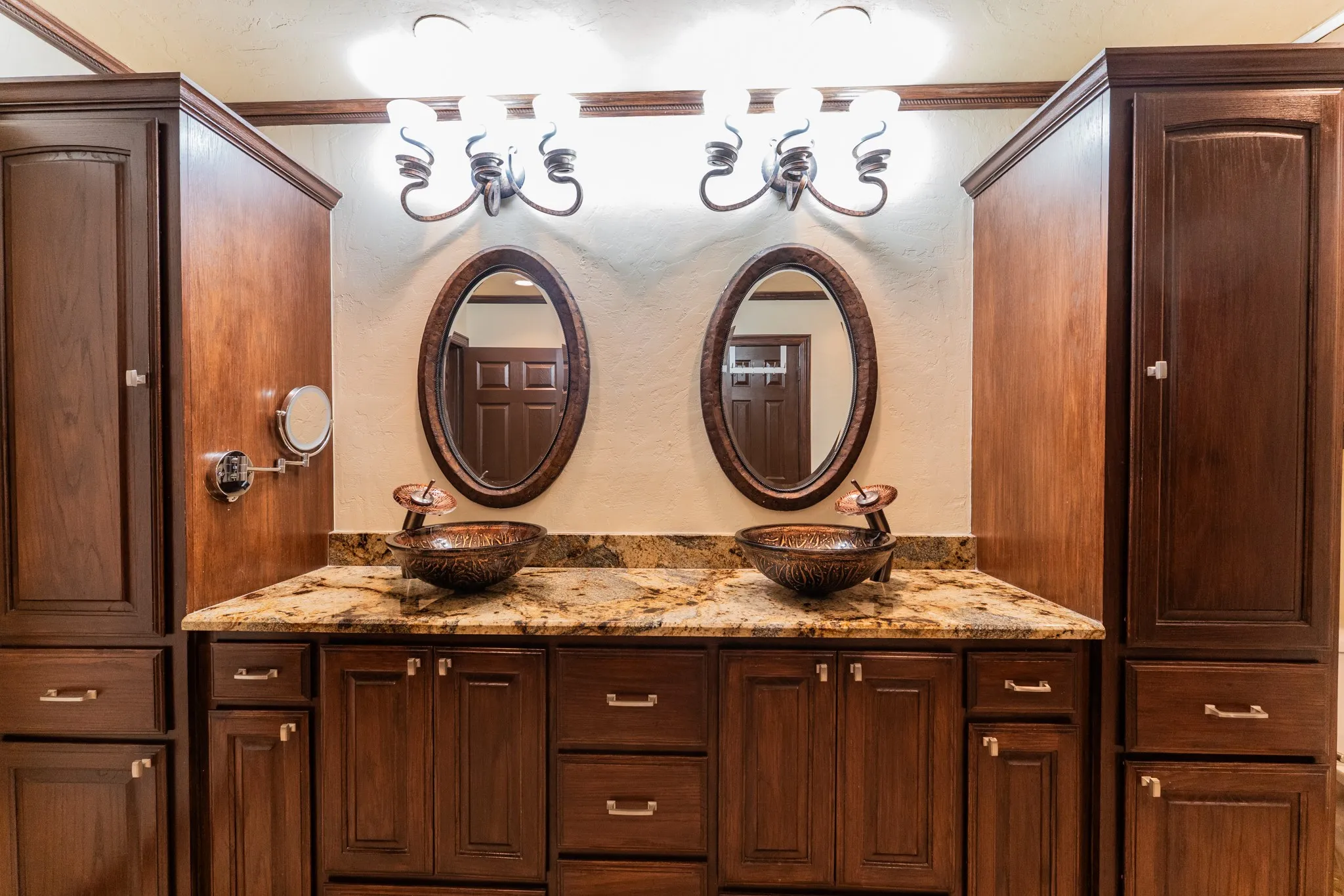 Single Family Residence For Sale in Hopkins County , 1200 Melony Drive B, Sulphur Springs, Texas 75482, 1 Bedroom, 1 Bathroom, 3 Garage spaces, 1,516 Sqft, built in 1984, mls#21326743, Real Estate Agent in Sulphur Springs, Homes For Sale in Hopkins county, Homes For Sale in Sulphur Springs, Realtor in Sulphur Springs Texas, Real Estate Brokerage Independent Realty Texas, Luminita Cordes Realtor