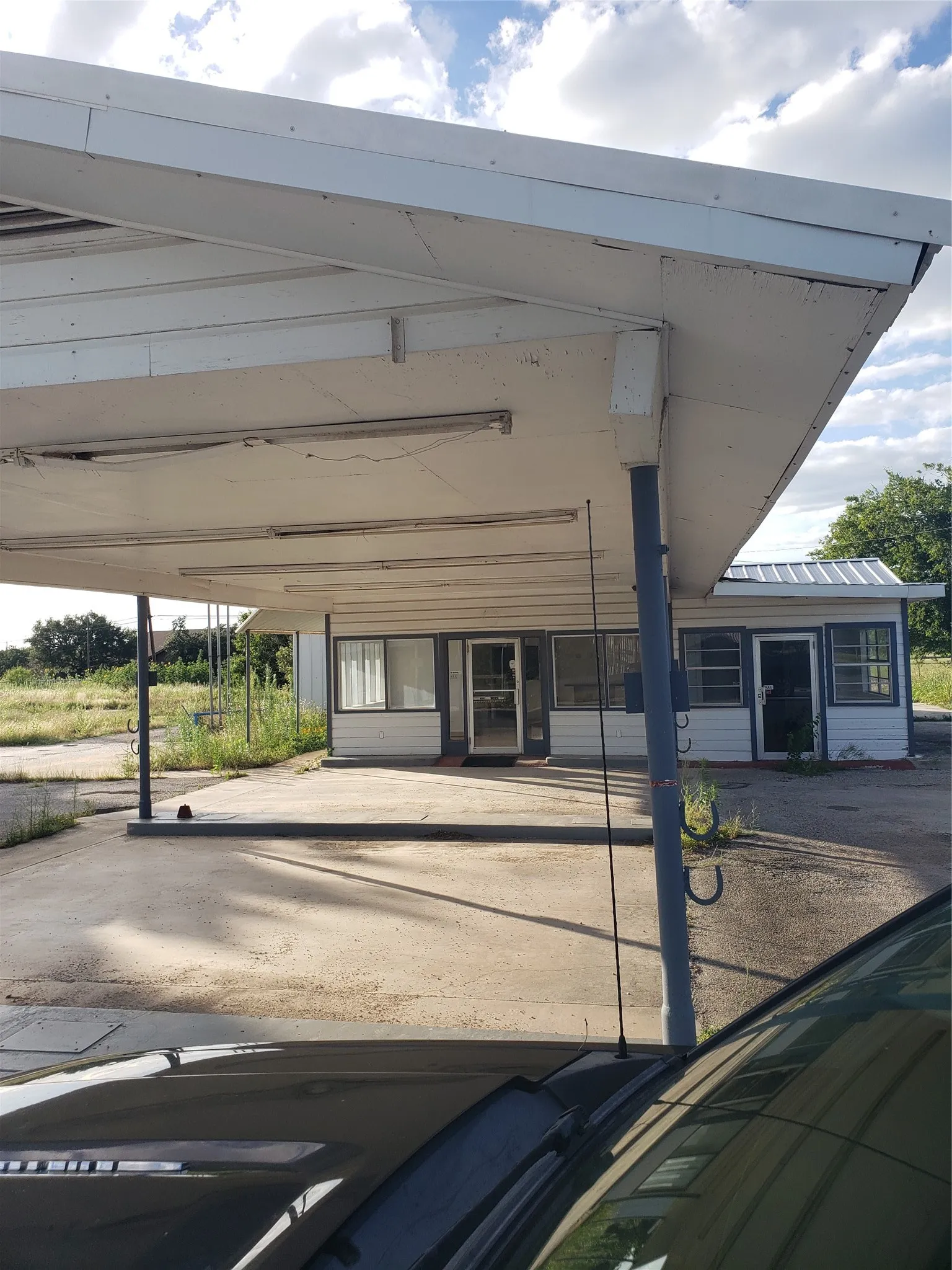 Business For Sale in Brown County , 1198 E Hall Street, Bangs, Texas 76823, 0, 0, Garage spaces, 0 Sqft, built in 0, Price $259,000, mls#21319608, Real Estate Agent in Bangs, Homes For Sale in Brown county, Homes For Sale in Bangs, Realtor in Bangs Texas, Real Estate Brokerage Independent Realty Texas, Luminita Cordes Realtor