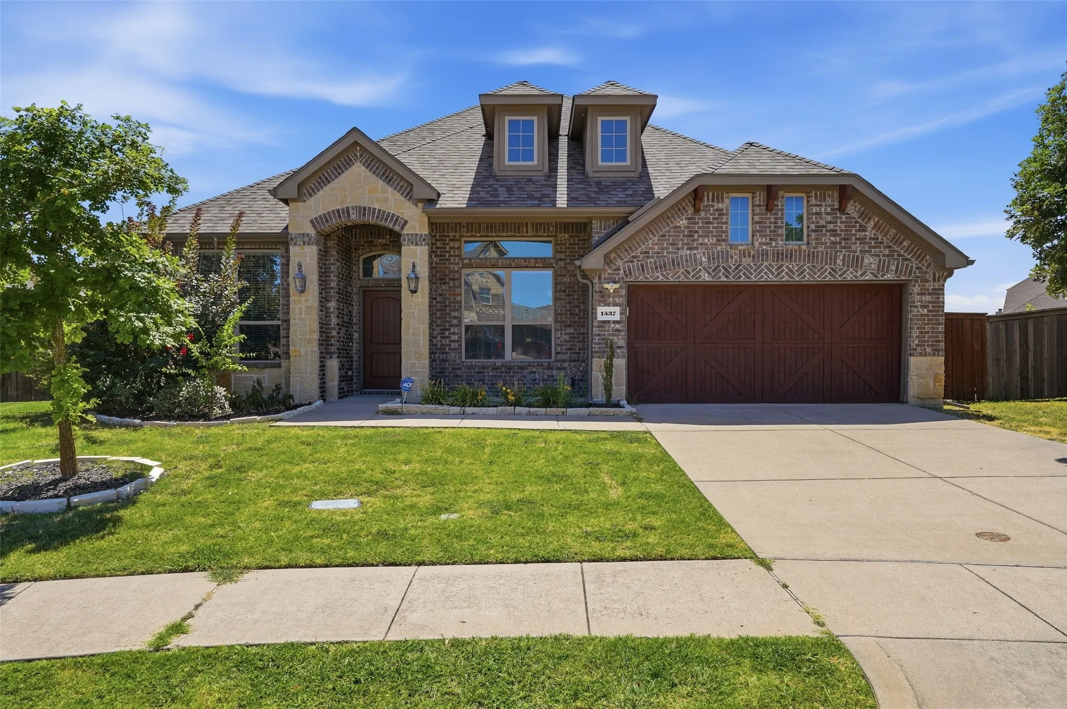 Single Family Residence For Sale in Rockwall County , 1537 Firenza Court, Mclendon Chisholm, Texas 75032, 4 Bedroom, 3 Bathroom, 2 Garage spaces, 2,514 Sqft, built in 2014, mls#21312250, Real Estate Agent in Mclendon Chisholm, Homes For Sale in Rockwall county, Homes For Sale in Mclendon Chisholm, Realtor in Mclendon Chisholm Texas, Real Estate Brokerage Independent Realty Texas, Luminita Cordes Realtor