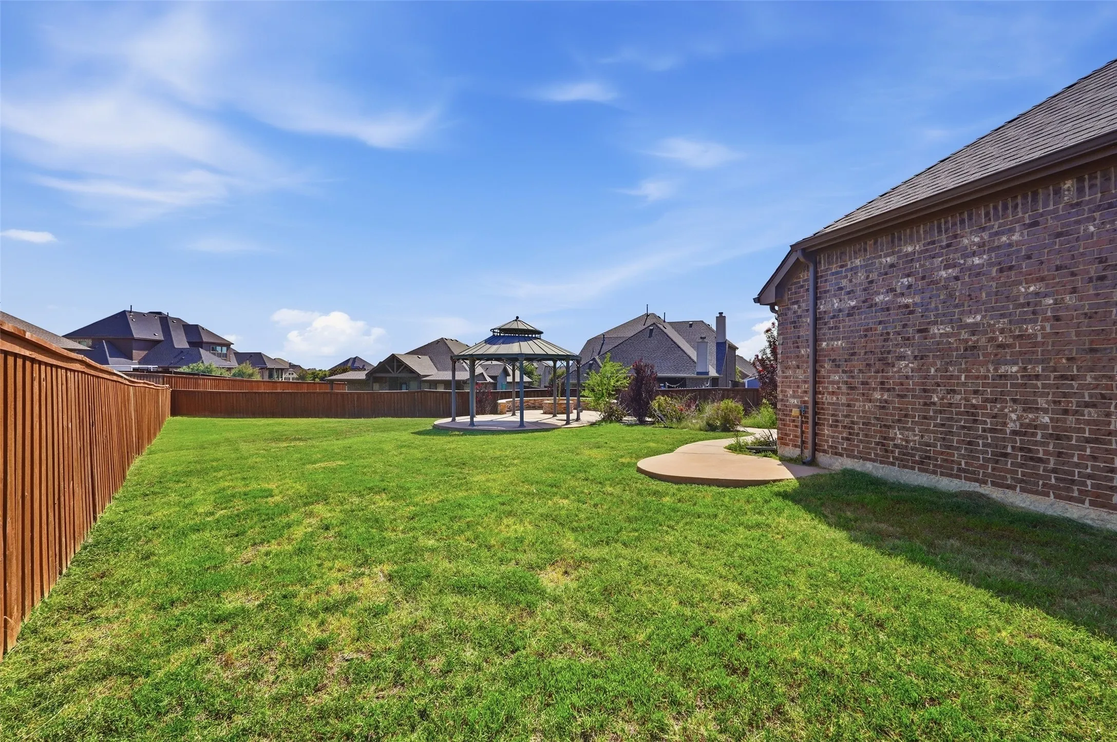 Single Family Residence For Sale in Rockwall County , 1537 Firenza Court, Mclendon Chisholm, Texas 75032, 4 Bedroom, 3 Bathroom, 2 Garage spaces, 2,514 Sqft, built in 2014, mls#21312250, Real Estate Agent in Mclendon Chisholm, Homes For Sale in Rockwall county, Homes For Sale in Mclendon Chisholm, Realtor in Mclendon Chisholm Texas, Real Estate Brokerage Independent Realty Texas, Luminita Cordes Realtor