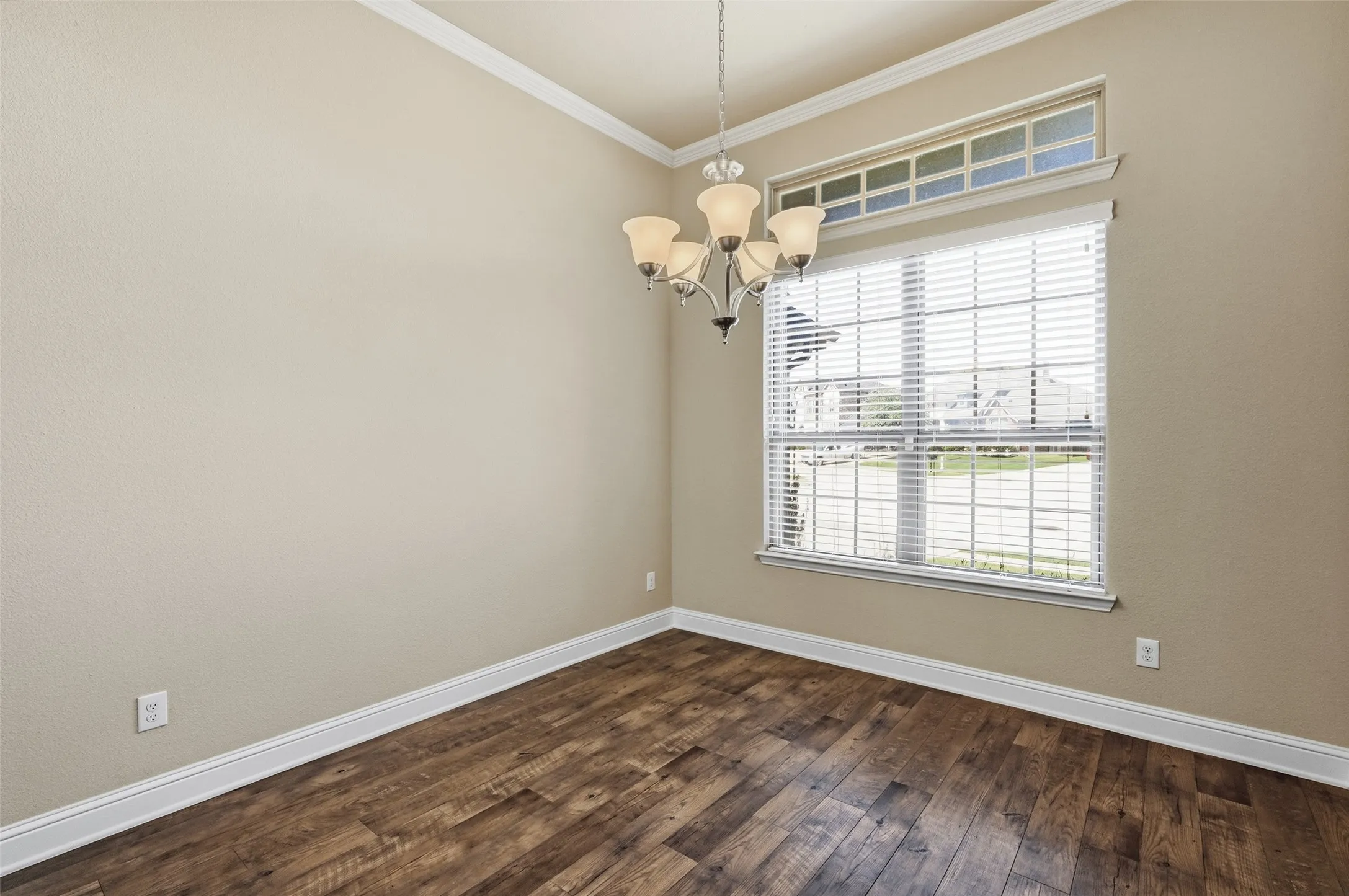 Single Family Residence For Sale in Rockwall County , 1537 Firenza Court, Mclendon Chisholm, Texas 75032, 4 Bedroom, 3 Bathroom, 2 Garage spaces, 2,514 Sqft, built in 2014, mls#21312250, Real Estate Agent in Mclendon Chisholm, Homes For Sale in Rockwall county, Homes For Sale in Mclendon Chisholm, Realtor in Mclendon Chisholm Texas, Real Estate Brokerage Independent Realty Texas, Luminita Cordes Realtor