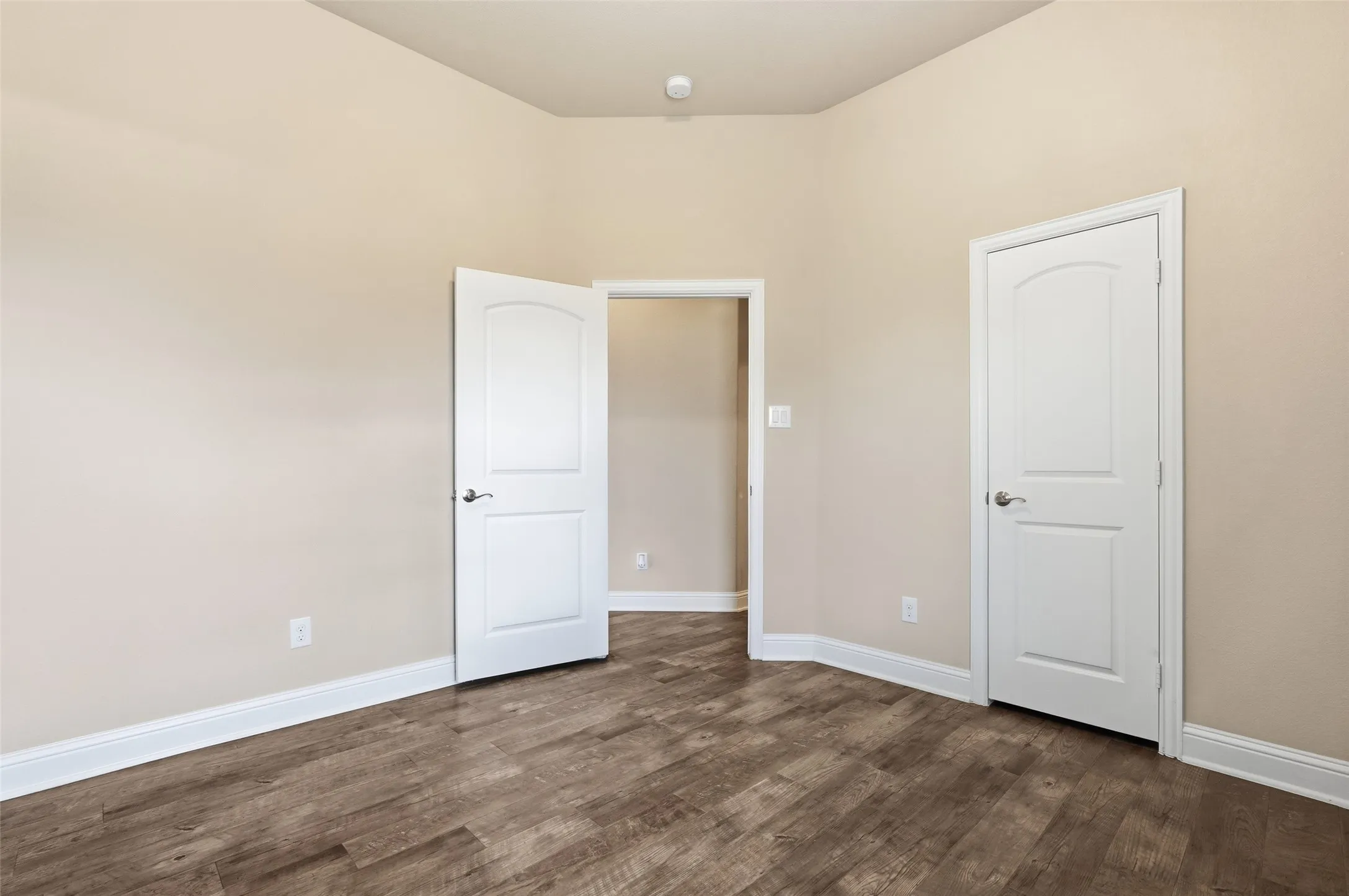Single Family Residence For Sale in Rockwall County , 1537 Firenza Court, Mclendon Chisholm, Texas 75032, 4 Bedroom, 3 Bathroom, 2 Garage spaces, 2,514 Sqft, built in 2014, mls#21312250, Real Estate Agent in Mclendon Chisholm, Homes For Sale in Rockwall county, Homes For Sale in Mclendon Chisholm, Realtor in Mclendon Chisholm Texas, Real Estate Brokerage Independent Realty Texas, Luminita Cordes Realtor