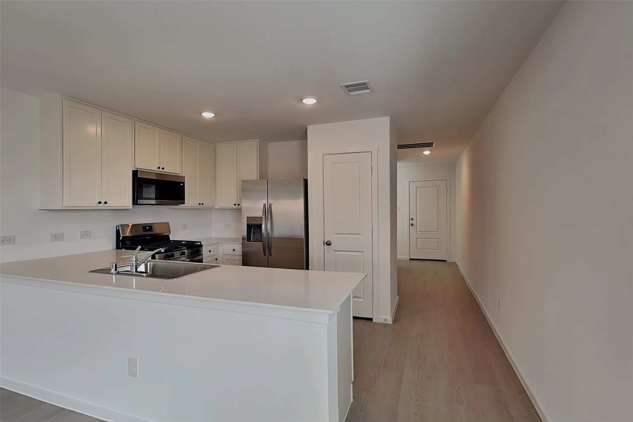 Single Family Residence For Rent in Tarrant County , 3105 Lynmar Lane, Fort Worth, Texas 76179, 3 Bedroom, 2 Bathroom, 1 Garage spaces, 1,402 Sqft, built in 2026, mls#21319701, Real Estate Agent in Fort Worth, Homes For Rent in Tarrant county, Homes For Rent in Fort Worth, Realtor in Fort Worth Texas, Real Estate Brokerage Independent Realty Texas, Luminita Cordes Realtor