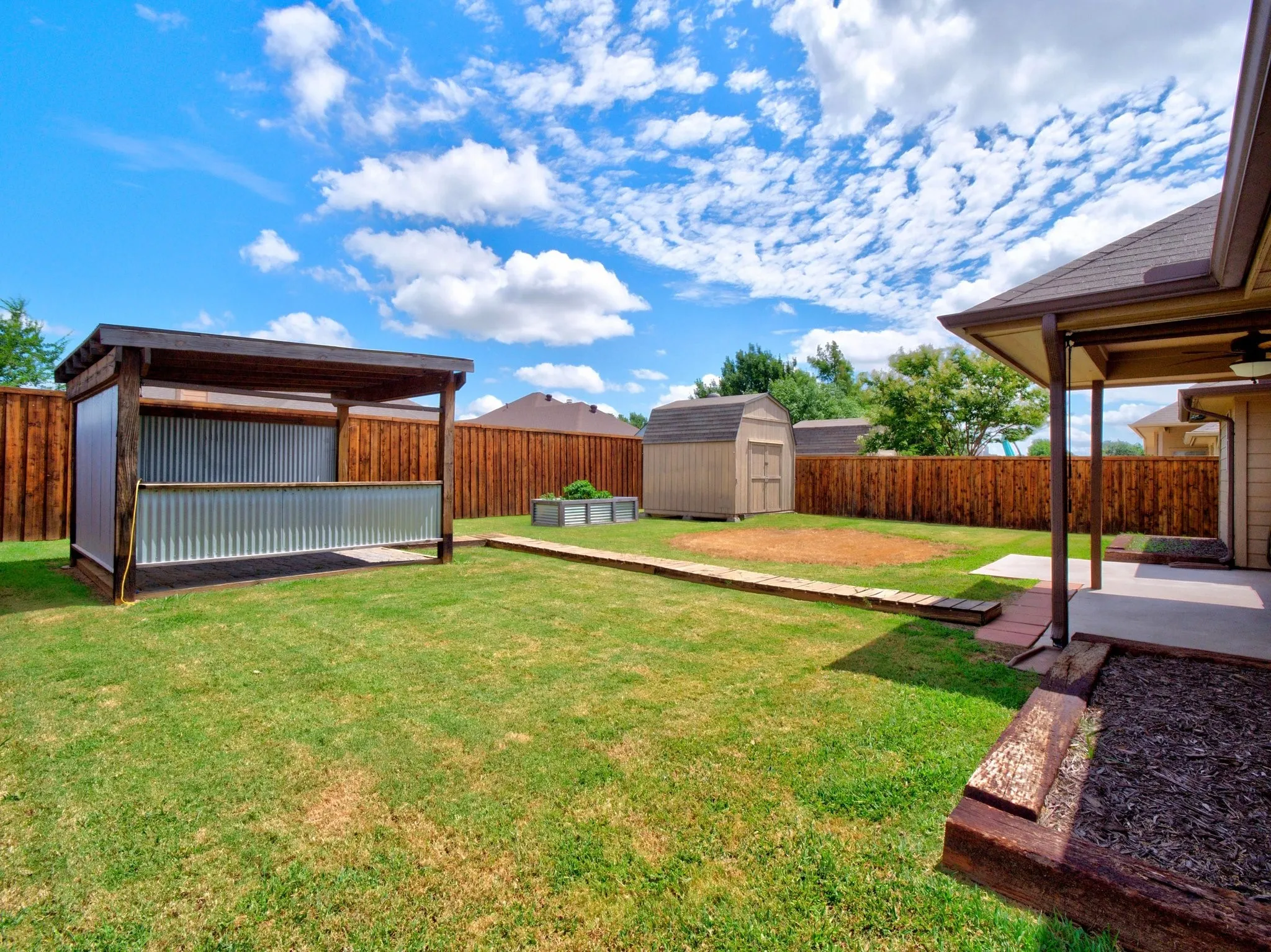 Single Family Residence For Sale in Denton County , 308 Glenview Drive, Aubrey, Texas 76227, 3 Bedroom, 2 Bathroom, 2 Garage spaces, 1,362 Sqft, built in 2006, mls#21329229, Real Estate Agent in Aubrey, Homes For Sale in Denton county, Homes For Sale in Aubrey, Realtor in Aubrey Texas, Real Estate Brokerage Independent Realty Texas, Luminita Cordes Realtor