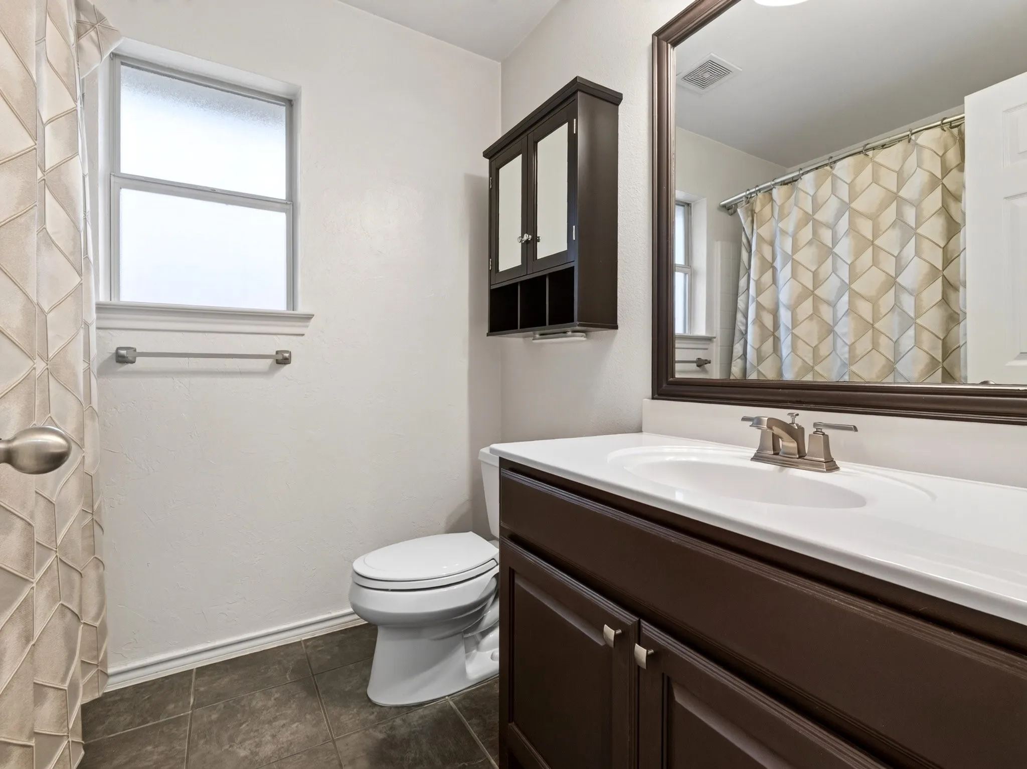 Single Family Residence For Sale in Denton County , 308 Glenview Drive, Aubrey, Texas 76227, 3 Bedroom, 2 Bathroom, 2 Garage spaces, 1,362 Sqft, built in 2006, mls#21329229, Real Estate Agent in Aubrey, Homes For Sale in Denton county, Homes For Sale in Aubrey, Realtor in Aubrey Texas, Real Estate Brokerage Independent Realty Texas, Luminita Cordes Realtor
