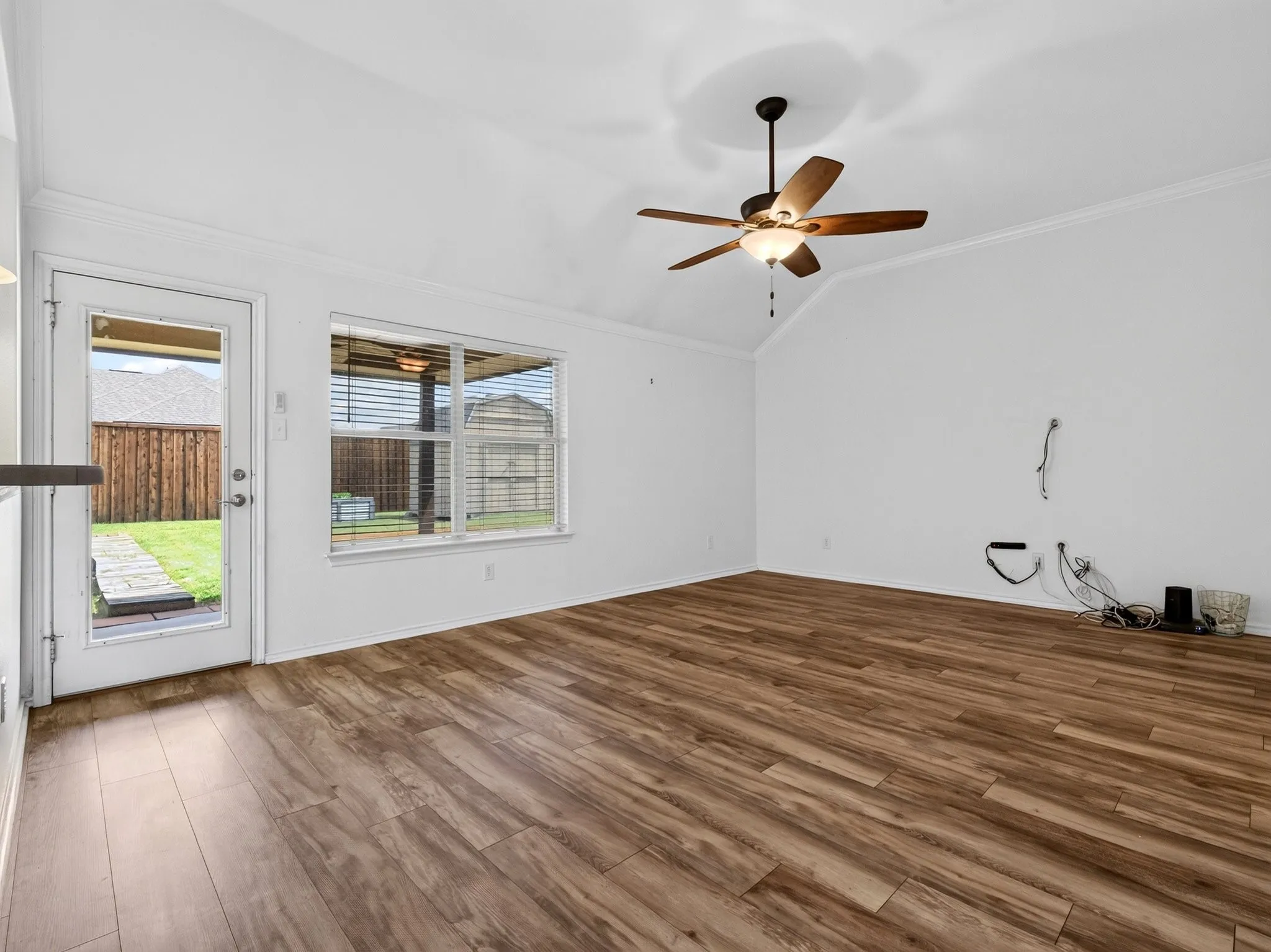 Single Family Residence For Sale in Denton County , 308 Glenview Drive, Aubrey, Texas 76227, 3 Bedroom, 2 Bathroom, 2 Garage spaces, 1,362 Sqft, built in 2006, mls#21329229, Real Estate Agent in Aubrey, Homes For Sale in Denton county, Homes For Sale in Aubrey, Realtor in Aubrey Texas, Real Estate Brokerage Independent Realty Texas, Luminita Cordes Realtor