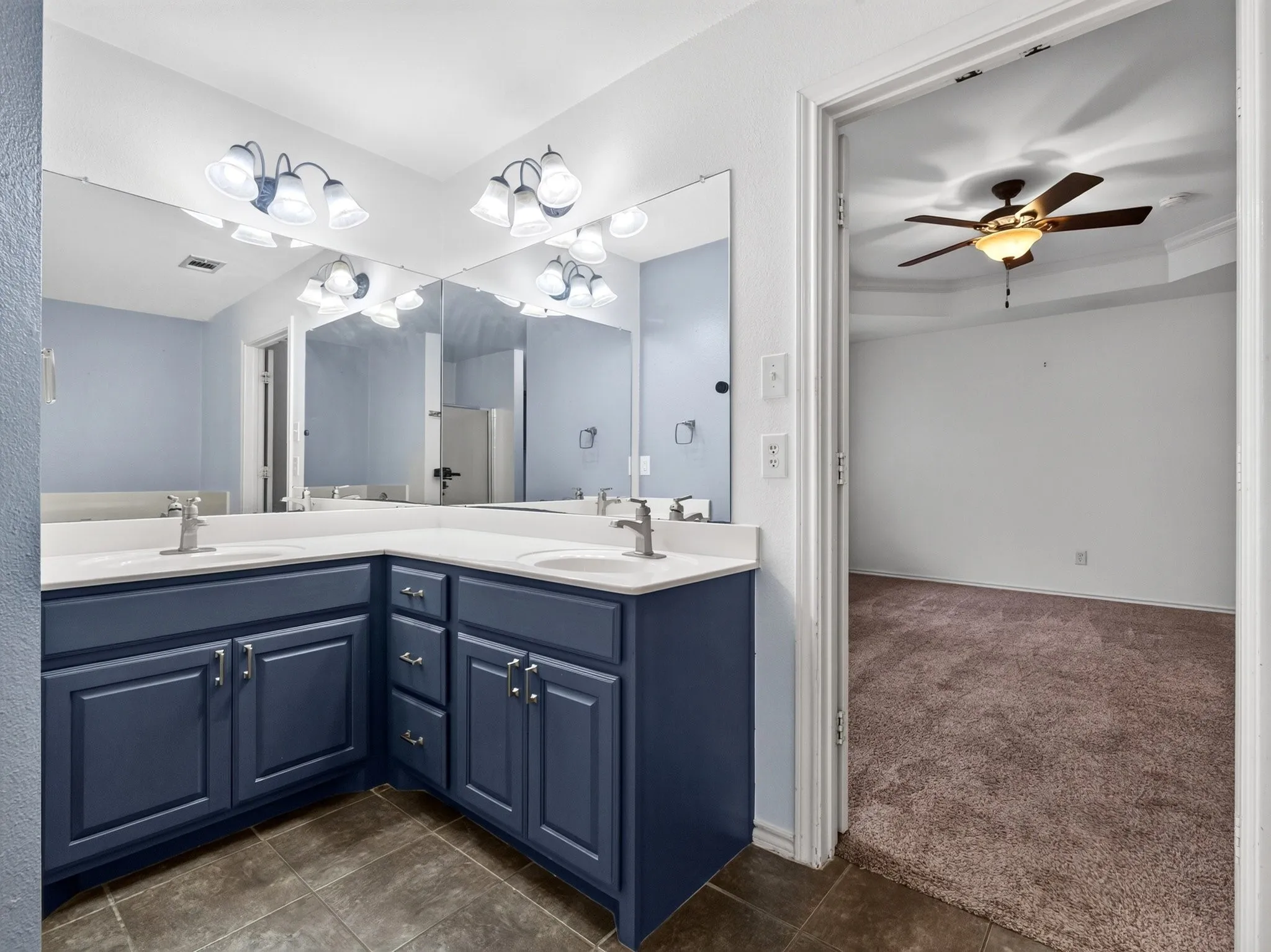 Single Family Residence For Sale in Denton County , 308 Glenview Drive, Aubrey, Texas 76227, 3 Bedroom, 2 Bathroom, 2 Garage spaces, 1,362 Sqft, built in 2006, mls#21329229, Real Estate Agent in Aubrey, Homes For Sale in Denton county, Homes For Sale in Aubrey, Realtor in Aubrey Texas, Real Estate Brokerage Independent Realty Texas, Luminita Cordes Realtor