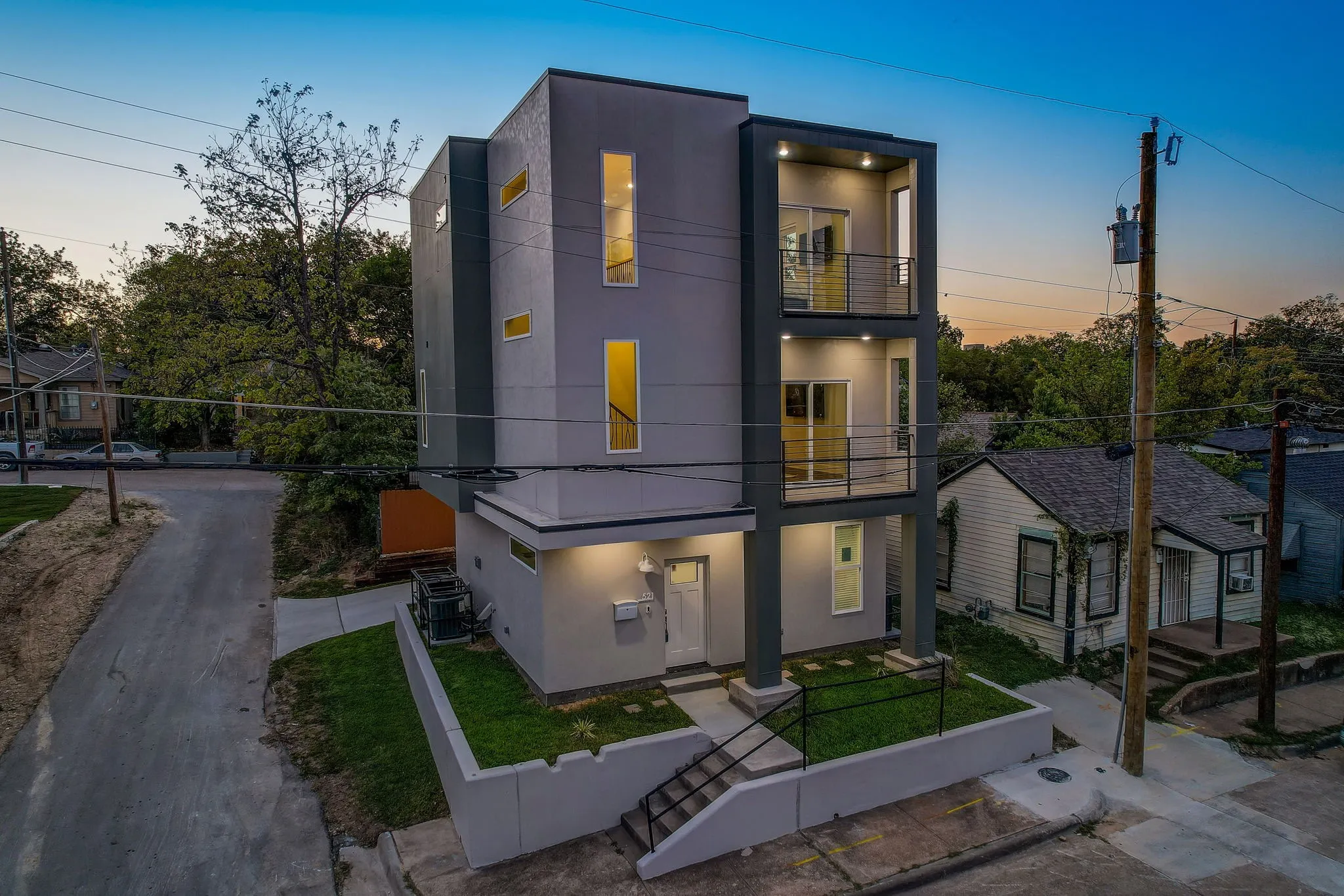 Single Family Residence For Rent in Dallas County , 521 Faulk Street, Dallas, Texas 75203, 3 Bedroom, 4 Bathroom, Garage spaces, 1,876 Sqft, built in 2023, mls#21329334, Real Estate Agent in Dallas, Homes For Rent in Dallas county, Homes For Rent in Dallas, Realtor in Dallas Texas, Real Estate Brokerage Independent Realty Texas, Luminita Cordes Realtor
