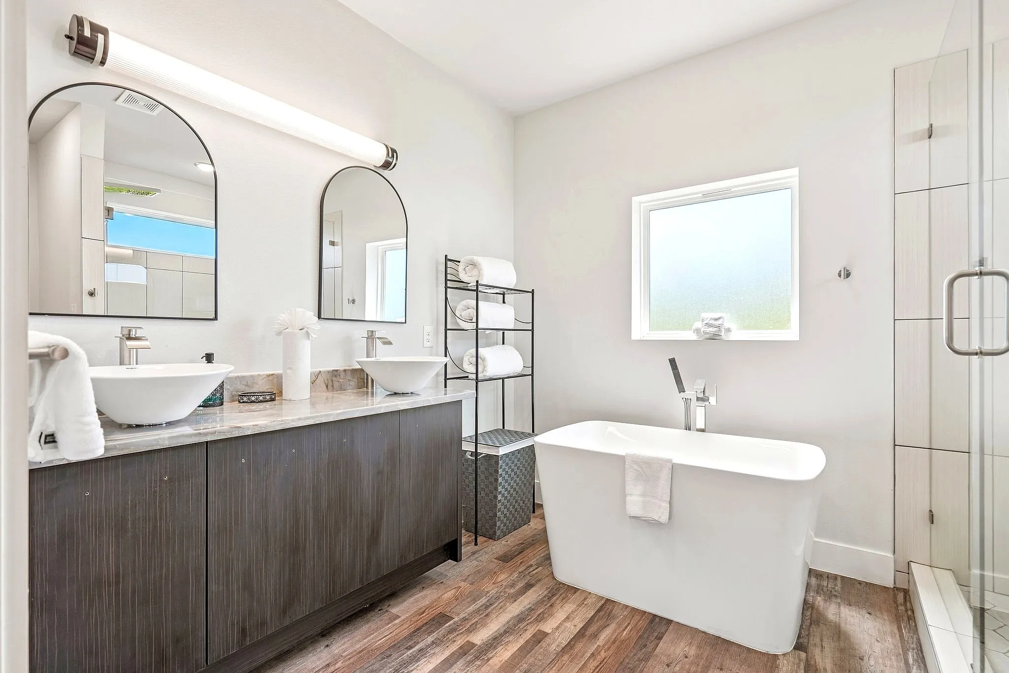 Single Family Residence For Rent in Dallas County , 521 Faulk Street, Dallas, Texas 75203, 3 Bedroom, 4 Bathroom, Garage spaces, 1,876 Sqft, built in 2023, mls#21329334, Real Estate Agent in Dallas, Homes For Rent in Dallas county, Homes For Rent in Dallas, Realtor in Dallas Texas, Real Estate Brokerage Independent Realty Texas, Luminita Cordes Realtor