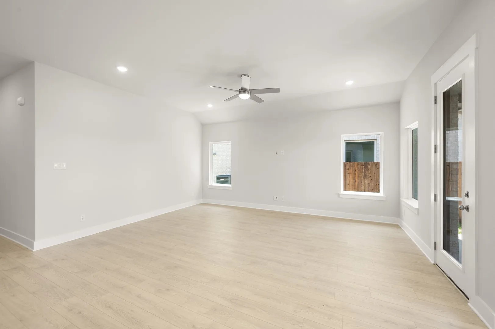 17257 Oxborough- Living ROom-3