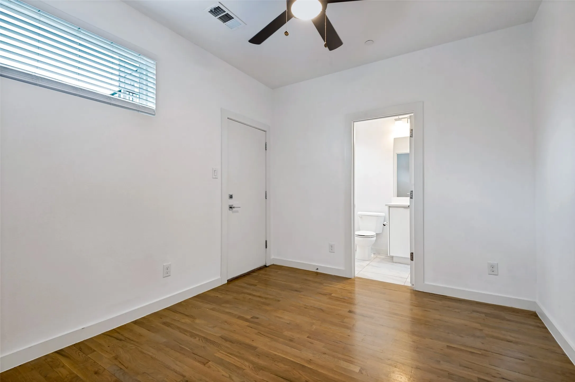 Condominium For Rent in Dallas County , 1510 N Washington Avenue 403, Dallas, Texas 75204, 3 Bedroom, 4 Bathroom, 2 Garage spaces, 1,749 Sqft, built in 2020, mls#21329243, Real Estate Agent in Dallas, Homes For Rent in Dallas county, Homes For Rent in Dallas, Realtor in Dallas Texas, Real Estate Brokerage Independent Realty Texas, Luminita Cordes Realtor