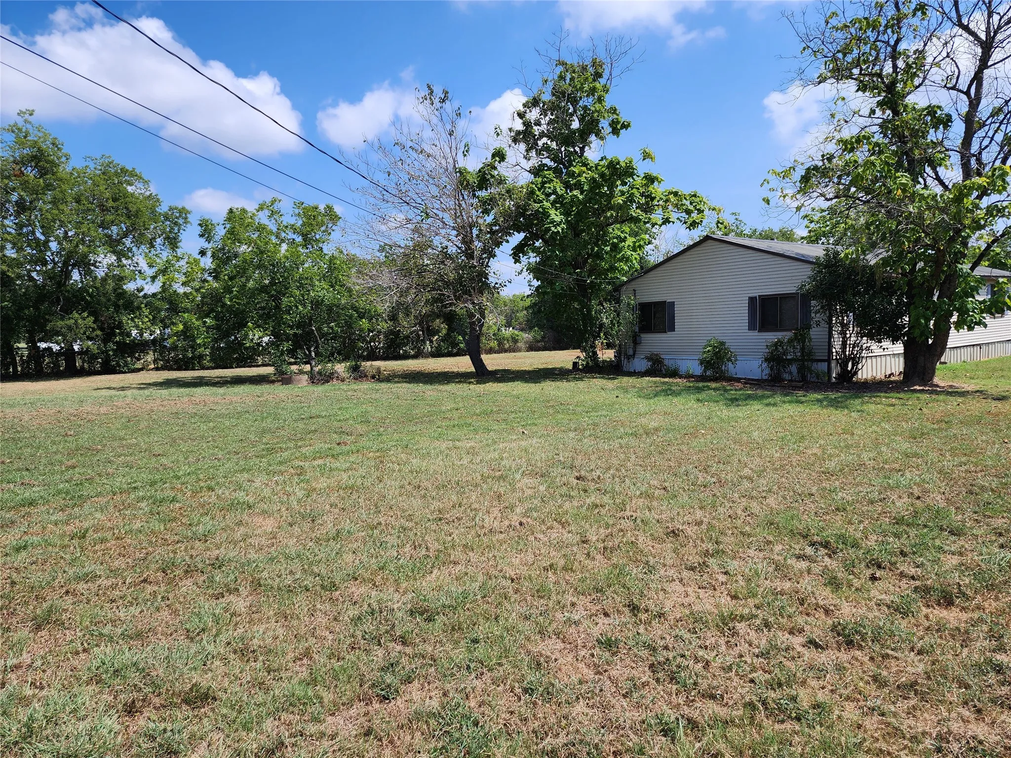 Manufactured Home For Sale in Mc Lennan County , 4706 Iowa Street, Waco, Texas 76705, 3 Bedrooms, 3 Bathrooms, Garage spaces, 1,834 Sqft, built in 1979, Price $125,000, mls#21328933, Real Estate Agent in Waco, Homes For Sale in Mc Lennan county, Homes For Sale in Waco, Realtor in Waco Texas, Real Estate Brokerage Independent Realty Texas, Luminita Cordes Realtor