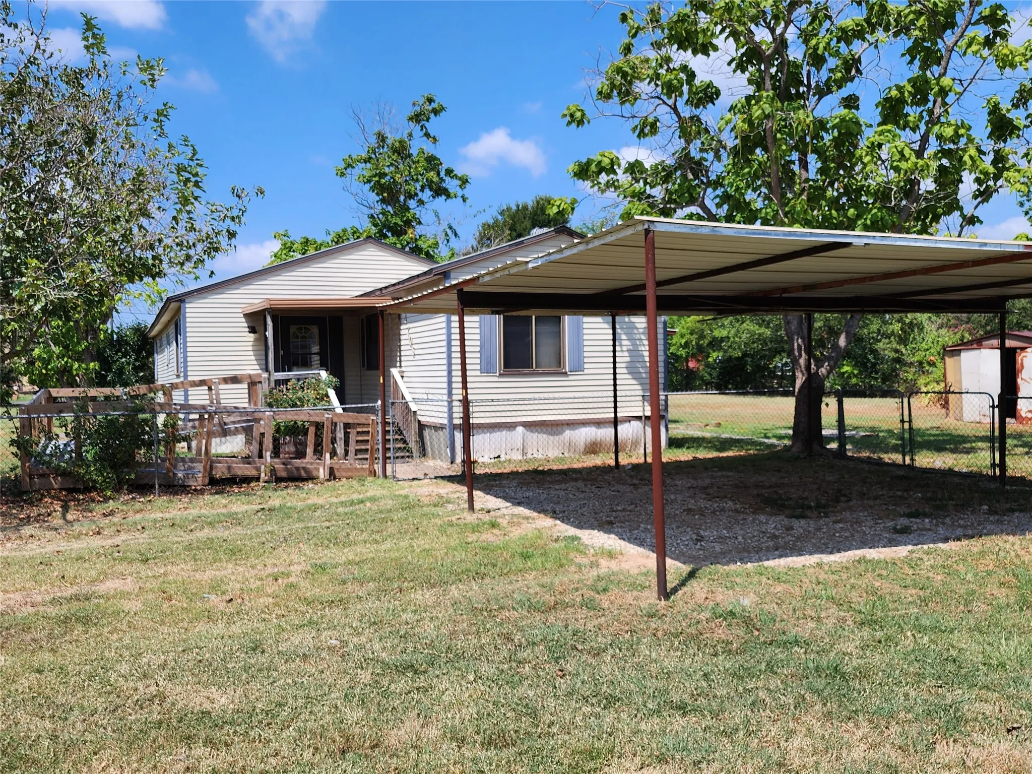 Manufactured Home For Sale in Mc Lennan County , 4706 Iowa Street, Waco, Texas 76705, 3 Bedrooms, 3 Bathrooms, Garage spaces, 1,834 Sqft, built in 1979, Price $125,000, mls#21328933, Real Estate Agent in Waco, Homes For Sale in Mc Lennan county, Homes For Sale in Waco, Realtor in Waco Texas, Real Estate Brokerage Independent Realty Texas, Luminita Cordes Realtor