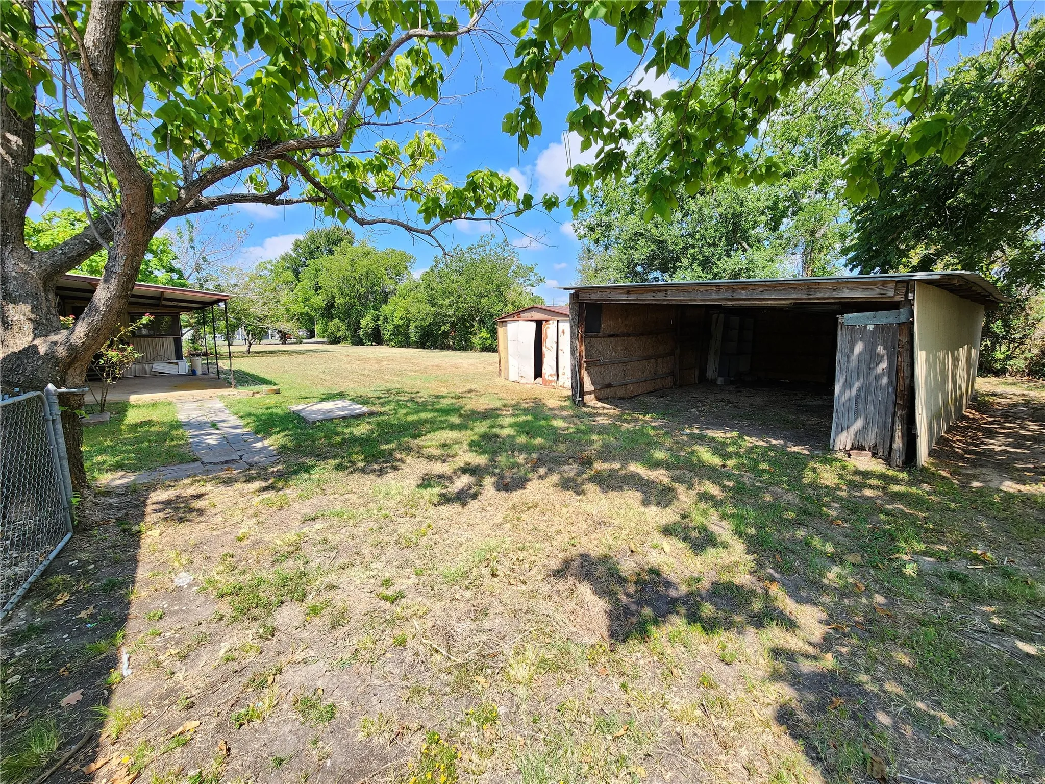 Manufactured Home For Sale in Mc Lennan County , 4706 Iowa Street, Waco, Texas 76705, 3 Bedrooms, 3 Bathrooms, Garage spaces, 1,834 Sqft, built in 1979, Price $125,000, mls#21328933, Real Estate Agent in Waco, Homes For Sale in Mc Lennan county, Homes For Sale in Waco, Realtor in Waco Texas, Real Estate Brokerage Independent Realty Texas, Luminita Cordes Realtor