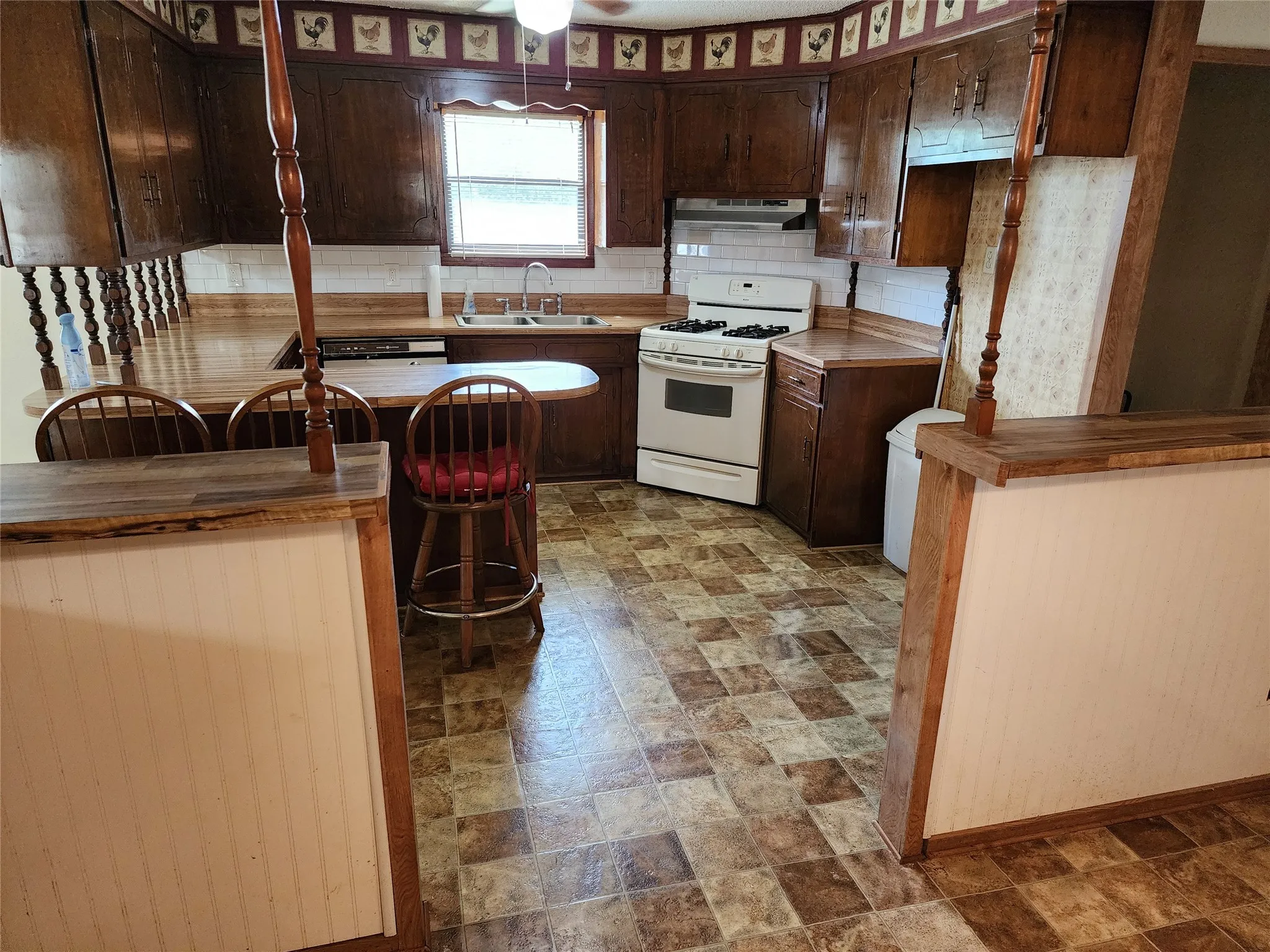 Manufactured Home For Sale in Mc Lennan County , 4706 Iowa Street, Waco, Texas 76705, 3 Bedrooms, 3 Bathrooms, Garage spaces, 1,834 Sqft, built in 1979, Price $125,000, mls#21328933, Real Estate Agent in Waco, Homes For Sale in Mc Lennan county, Homes For Sale in Waco, Realtor in Waco Texas, Real Estate Brokerage Independent Realty Texas, Luminita Cordes Realtor