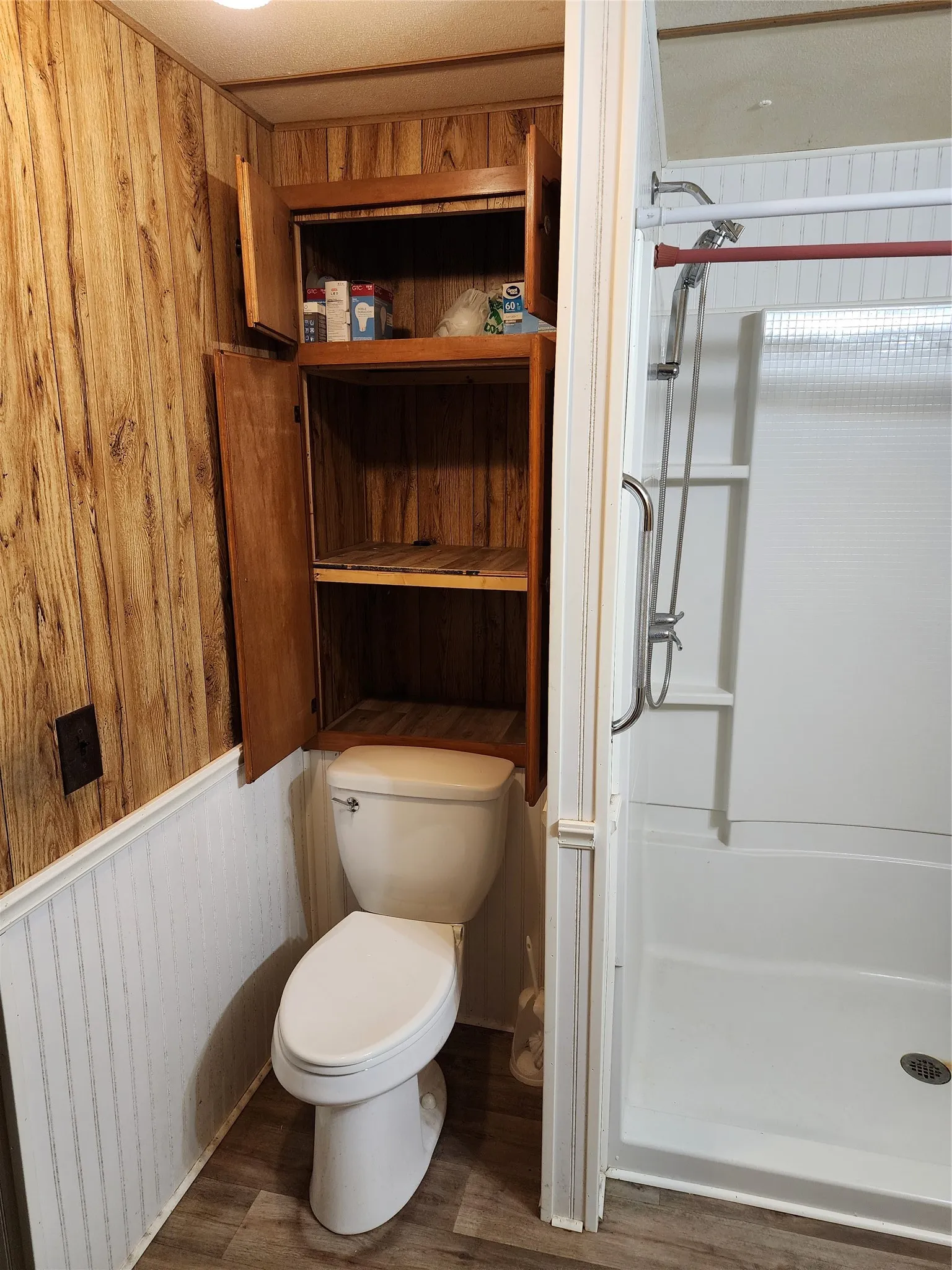 Manufactured Home For Sale in Mc Lennan County , 4706 Iowa Street, Waco, Texas 76705, 3 Bedrooms, 3 Bathrooms, Garage spaces, 1,834 Sqft, built in 1979, Price $125,000, mls#21328933, Real Estate Agent in Waco, Homes For Sale in Mc Lennan county, Homes For Sale in Waco, Realtor in Waco Texas, Real Estate Brokerage Independent Realty Texas, Luminita Cordes Realtor