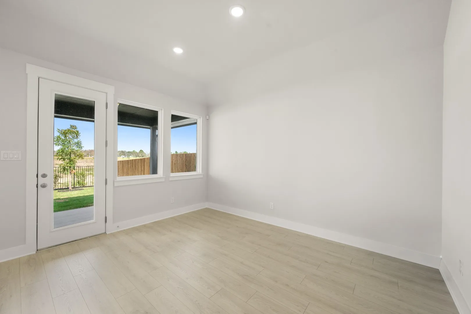17204 Oxborough- Dining-1