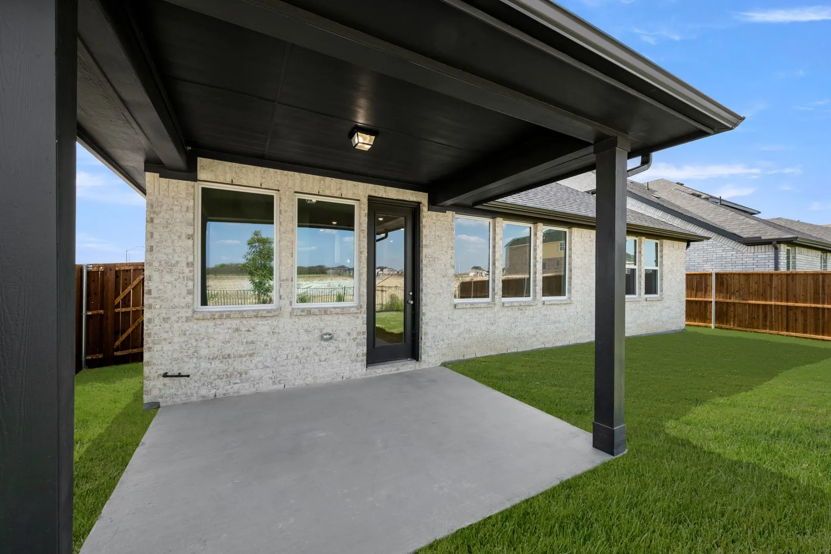 17204 Oxborough- Back-3