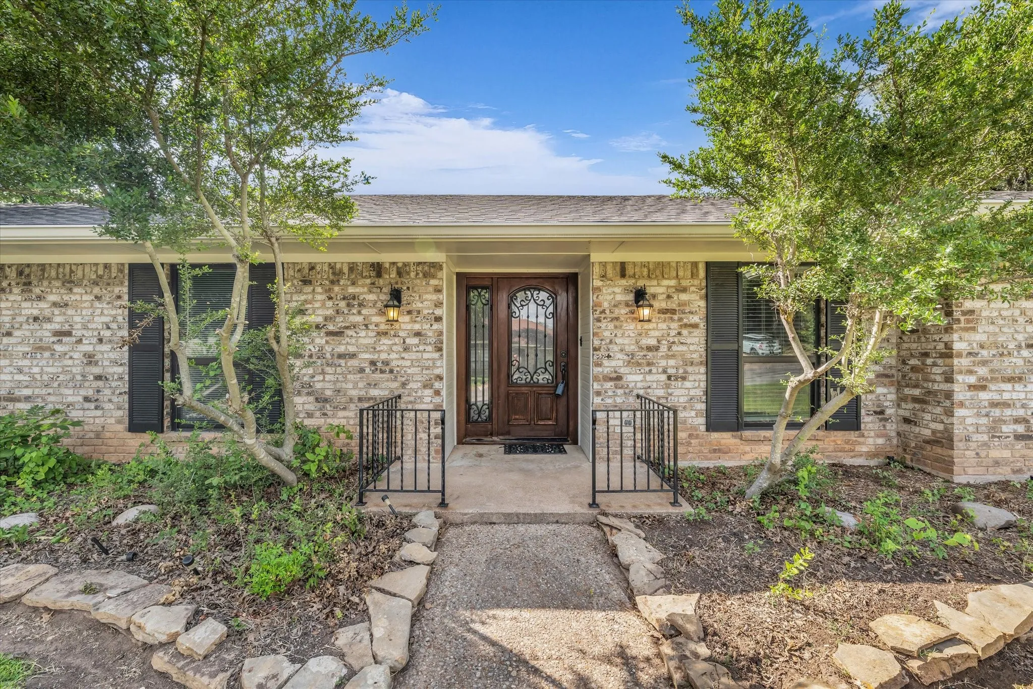 Single Family Residence For Sale in Mc Lennan County , 7101 Country Club Road, Waco, Texas 76710, 3 Bedroom, 2 Bathroom, 2 Garage spaces, 2,030 Sqft, built in 1973, mls#21327043, Real Estate Agent in Waco, Homes For Sale in Mc Lennan county, Homes For Sale in Waco, Realtor in Waco Texas, Real Estate Brokerage Independent Realty Texas, Luminita Cordes Realtor