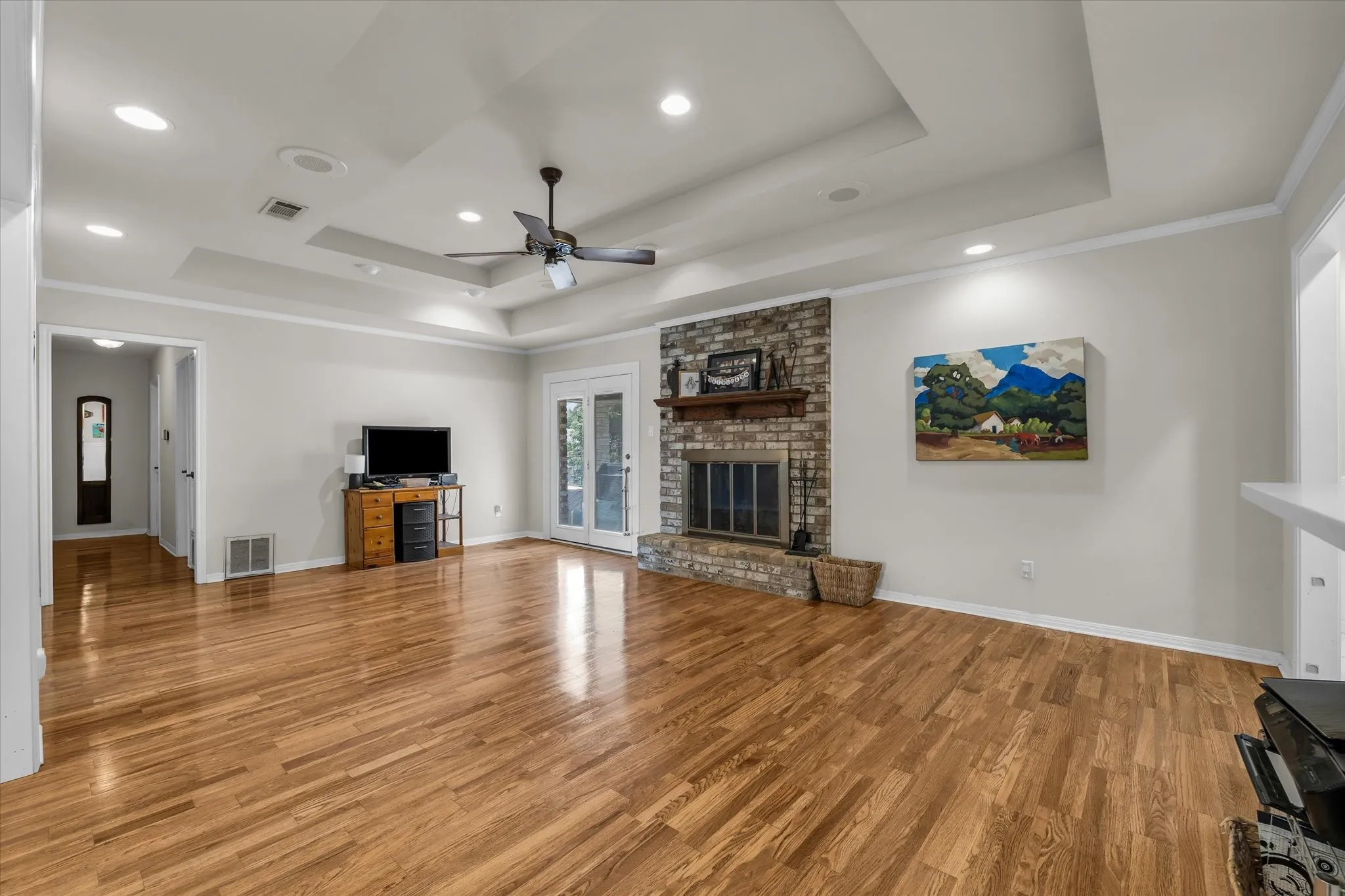 Single Family Residence For Sale in Mc Lennan County , 7101 Country Club Road, Waco, Texas 76710, 3 Bedroom, 2 Bathroom, 2 Garage spaces, 2,030 Sqft, built in 1973, mls#21327043, Real Estate Agent in Waco, Homes For Sale in Mc Lennan county, Homes For Sale in Waco, Realtor in Waco Texas, Real Estate Brokerage Independent Realty Texas, Luminita Cordes Realtor
