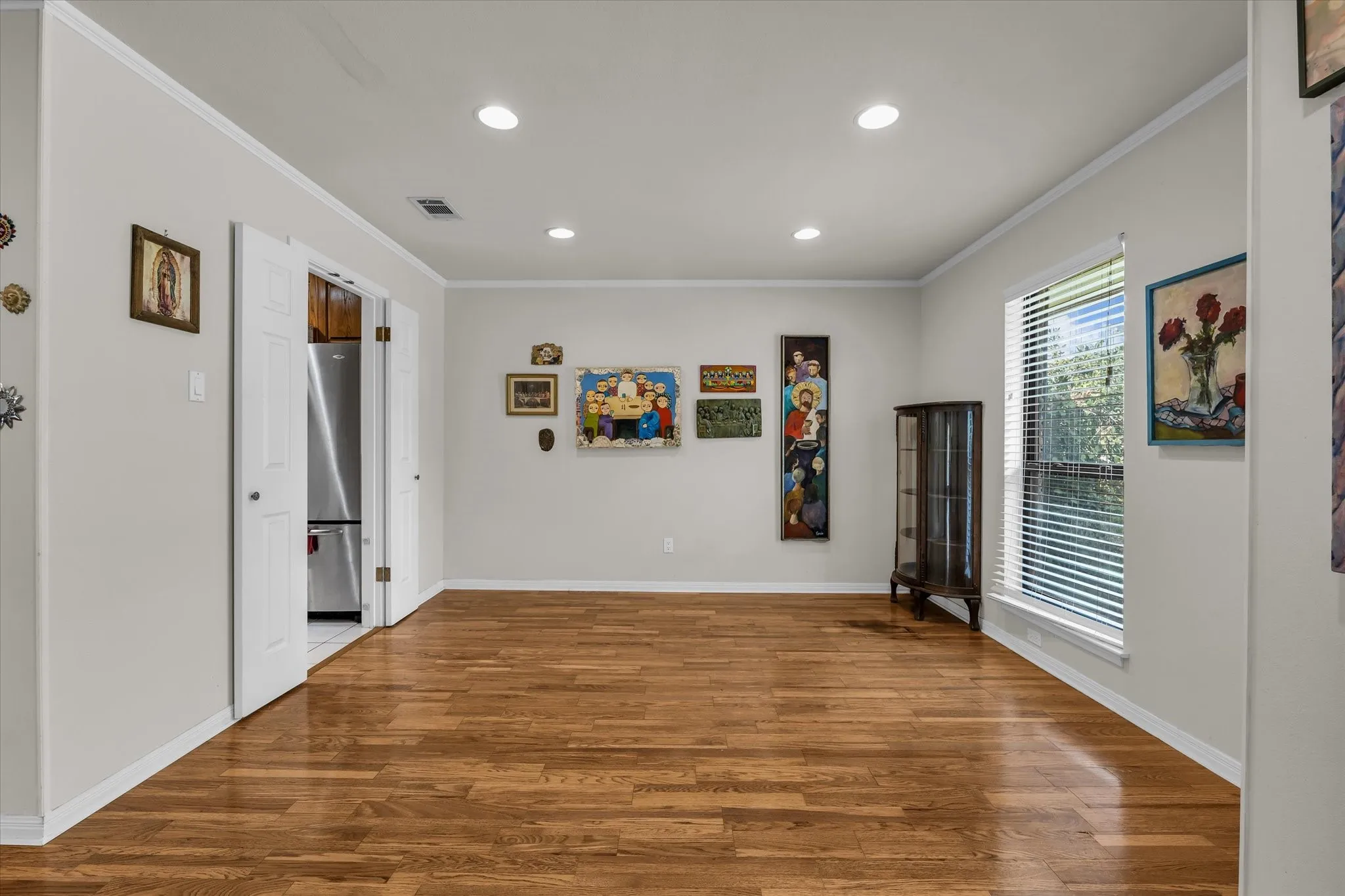 Single Family Residence For Sale in Mc Lennan County , 7101 Country Club Road, Waco, Texas 76710, 3 Bedroom, 2 Bathroom, 2 Garage spaces, 2,030 Sqft, built in 1973, mls#21327043, Real Estate Agent in Waco, Homes For Sale in Mc Lennan county, Homes For Sale in Waco, Realtor in Waco Texas, Real Estate Brokerage Independent Realty Texas, Luminita Cordes Realtor