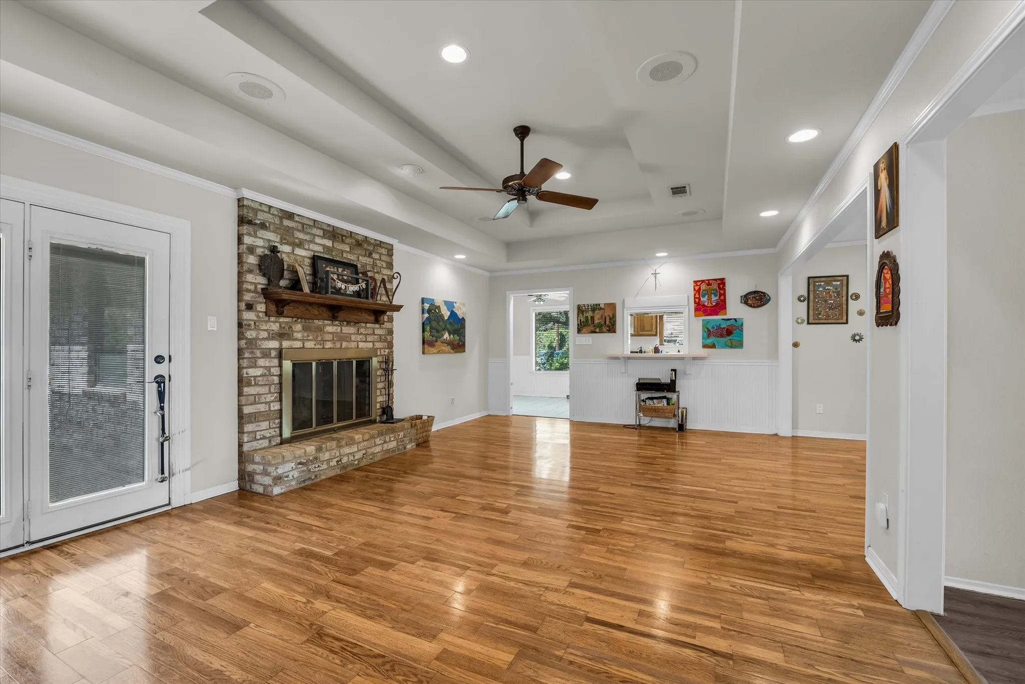 Single Family Residence For Sale in Mc Lennan County , 7101 Country Club Road, Waco, Texas 76710, 3 Bedroom, 2 Bathroom, 2 Garage spaces, 2,030 Sqft, built in 1973, mls#21327043, Real Estate Agent in Waco, Homes For Sale in Mc Lennan county, Homes For Sale in Waco, Realtor in Waco Texas, Real Estate Brokerage Independent Realty Texas, Luminita Cordes Realtor