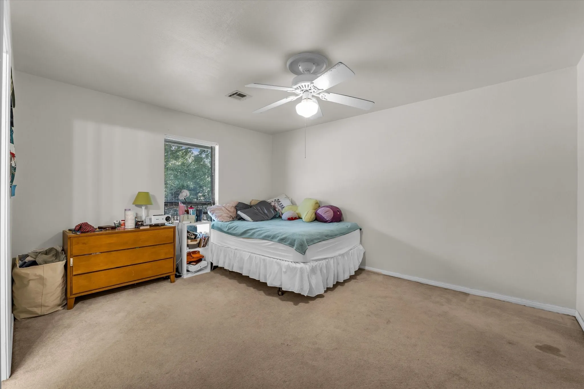 Single Family Residence For Sale in Mc Lennan County , 7101 Country Club Road, Waco, Texas 76710, 3 Bedroom, 2 Bathroom, 2 Garage spaces, 2,030 Sqft, built in 1973, mls#21327043, Real Estate Agent in Waco, Homes For Sale in Mc Lennan county, Homes For Sale in Waco, Realtor in Waco Texas, Real Estate Brokerage Independent Realty Texas, Luminita Cordes Realtor