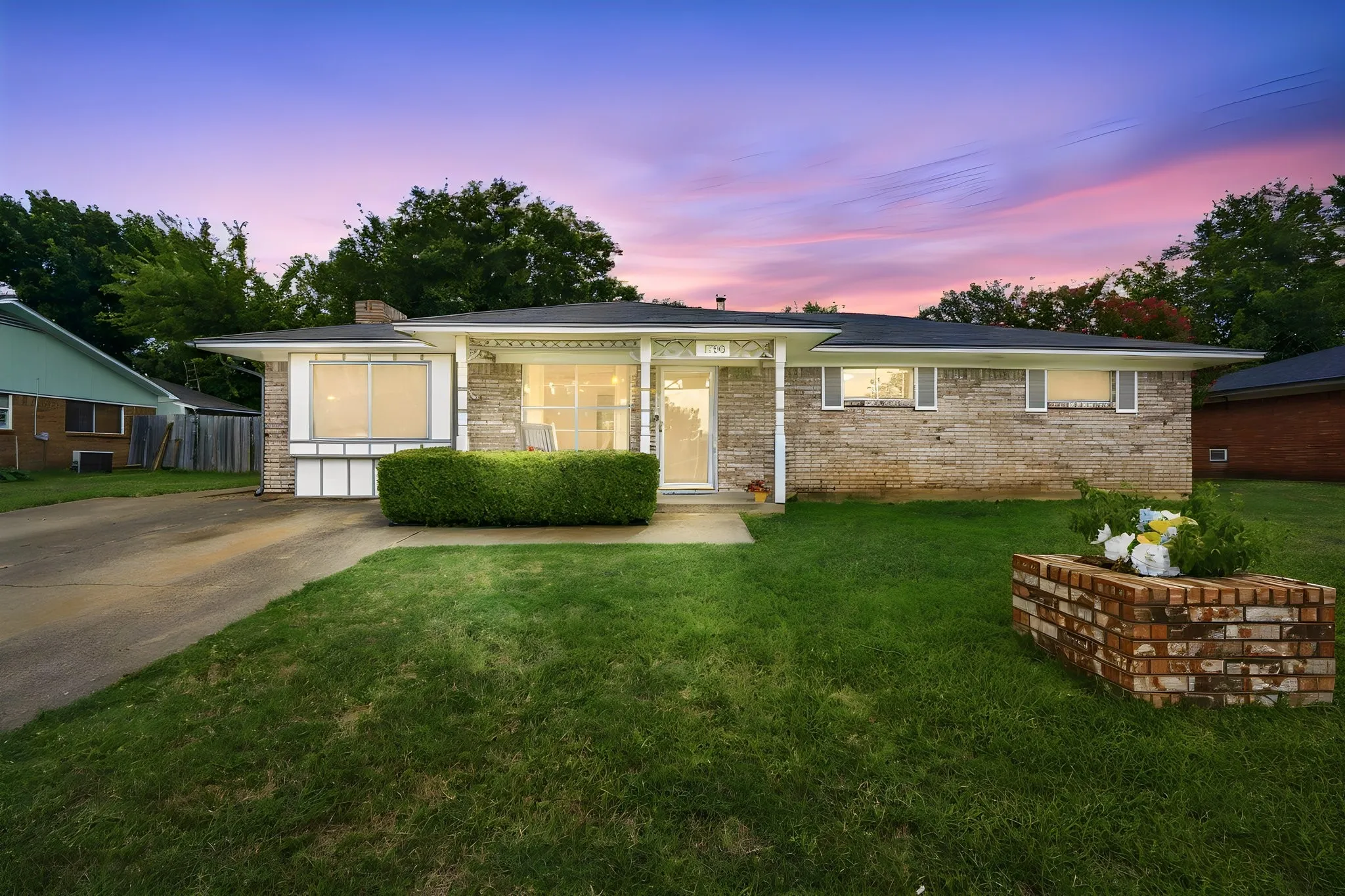 Single Family Residence For Sale in Ellis County , 1508 Hillside Drive, Midlothian, Texas 76065, 4 Bedroom, 3 Bathroom, Garage spaces, 1,450 Sqft, built in 1972, mls#21325354, Real Estate Agent in Midlothian, Homes For Sale in Ellis county, Homes For Sale in Midlothian, Realtor in Midlothian Texas, Real Estate Brokerage Independent Realty Texas, Luminita Cordes Realtor