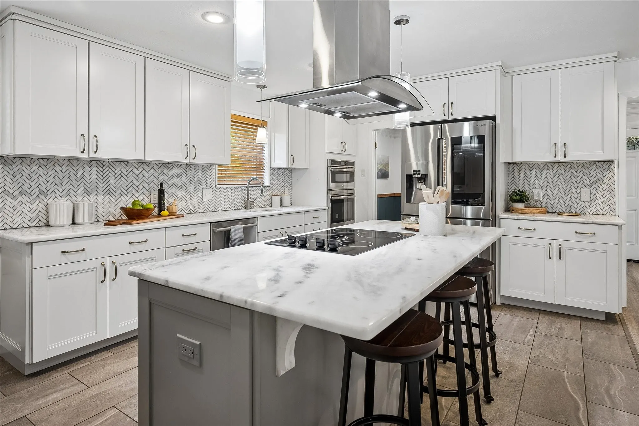 Single Family Residence For Sale in Dallas County , 216 Huntingdon Drive, Irving, Texas 75061, 5 Bedroom, 3 Bathroom, 2 Garage spaces, 2,822 Sqft, built in 1965, mls#21326958, Real Estate Agent in Irving, Homes For Sale in Dallas county, Homes For Sale in Irving, Realtor in Irving Texas, Real Estate Brokerage Independent Realty Texas, Luminita Cordes Realtor