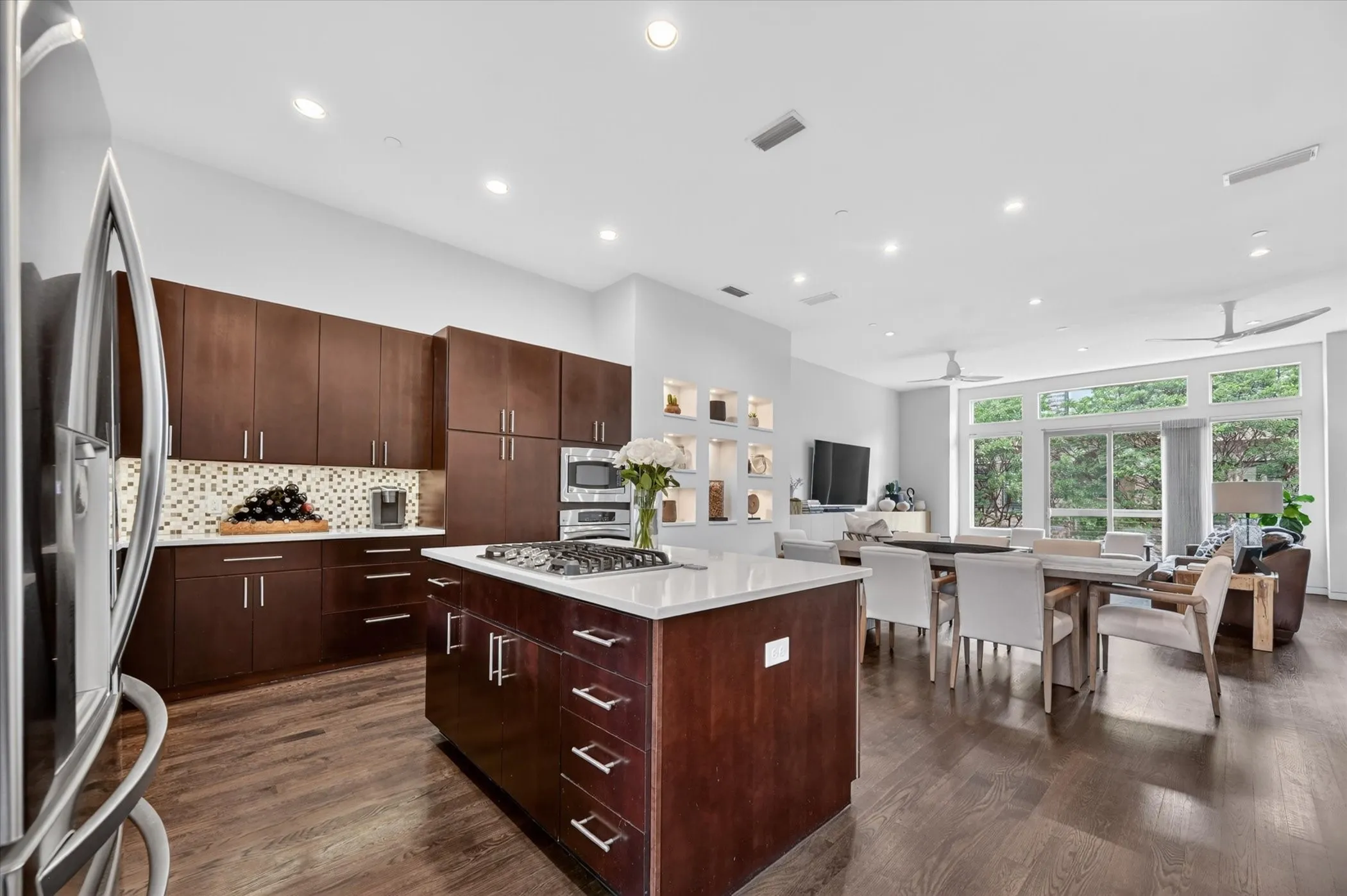 Condominium For Sale in Dallas County , 4230 Travis Street 4, Dallas, Texas 75205, 2 Bedroom, 3 Bathroom, 2 Garage spaces, 2,355 Sqft, built in 2012, mls#21329219, Real Estate Agent in Dallas, Homes For Sale in Dallas county, Homes For Sale in Dallas, Realtor in Dallas Texas, Real Estate Brokerage Independent Realty Texas, Luminita Cordes Realtor