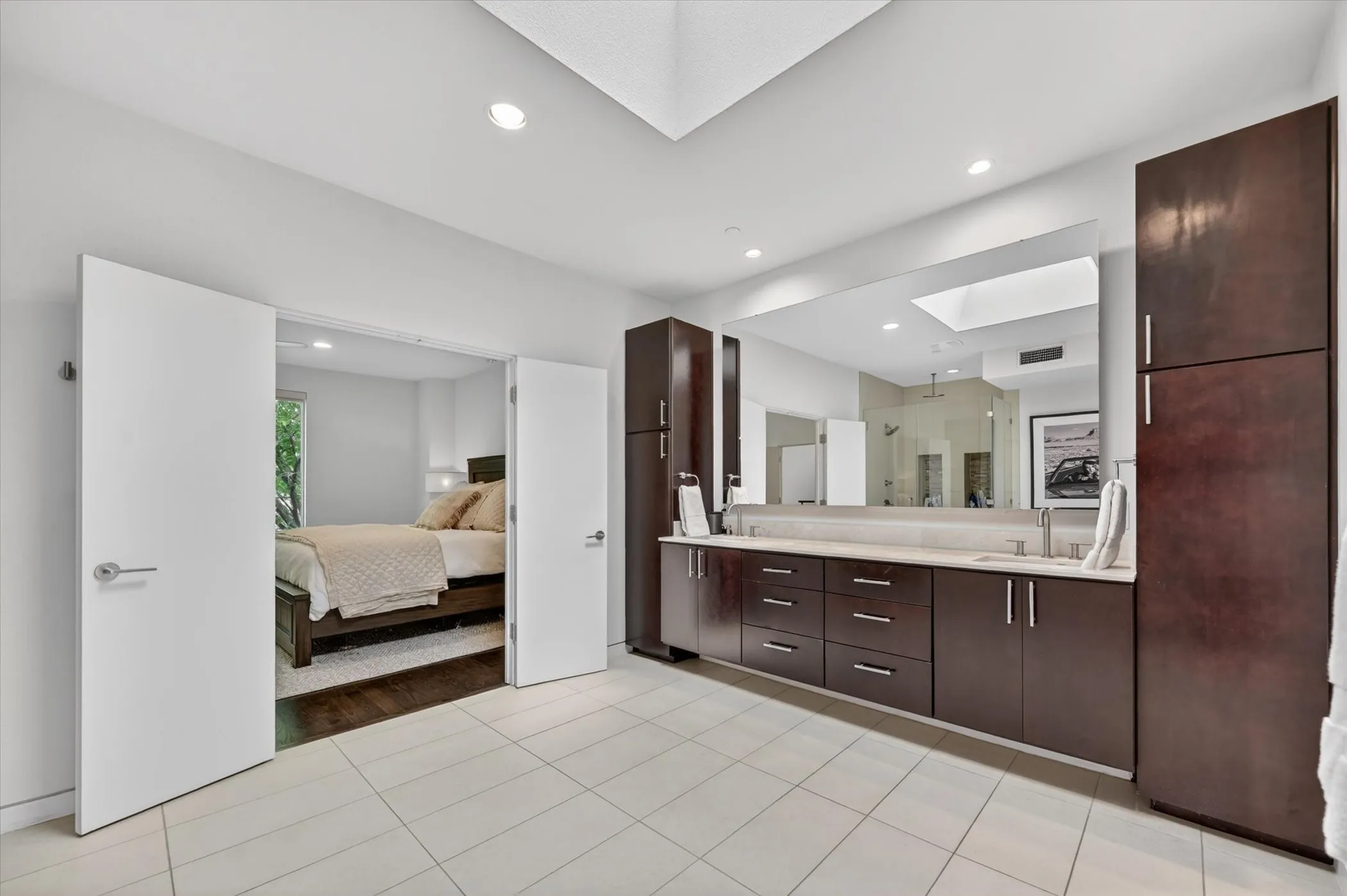 Condominium For Sale in Dallas County , 4230 Travis Street 4, Dallas, Texas 75205, 2 Bedroom, 3 Bathroom, 2 Garage spaces, 2,355 Sqft, built in 2012, mls#21329219, Real Estate Agent in Dallas, Homes For Sale in Dallas county, Homes For Sale in Dallas, Realtor in Dallas Texas, Real Estate Brokerage Independent Realty Texas, Luminita Cordes Realtor