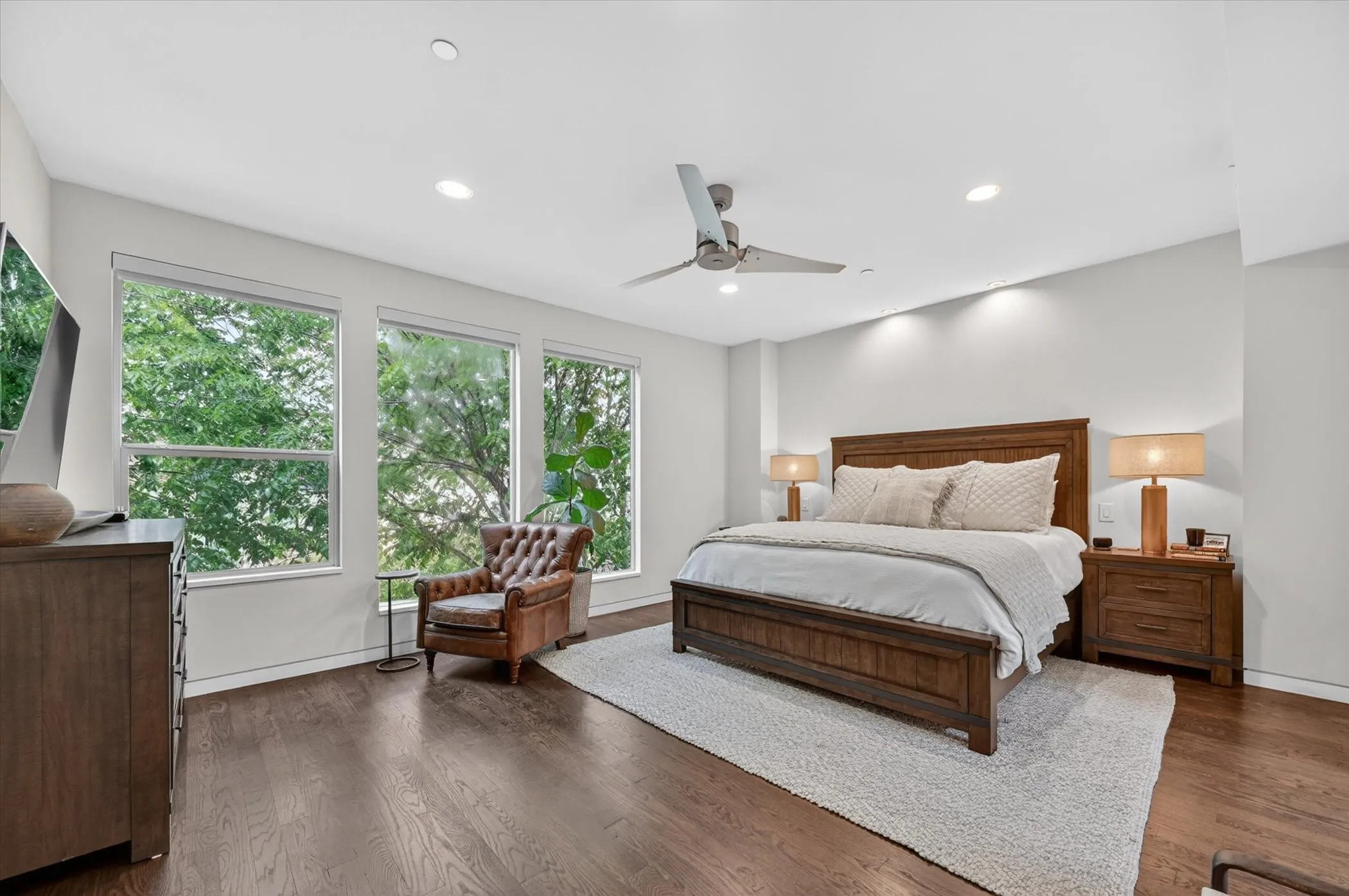 Condominium For Sale in Dallas County , 4230 Travis Street 4, Dallas, Texas 75205, 2 Bedroom, 3 Bathroom, 2 Garage spaces, 2,355 Sqft, built in 2012, mls#21329219, Real Estate Agent in Dallas, Homes For Sale in Dallas county, Homes For Sale in Dallas, Realtor in Dallas Texas, Real Estate Brokerage Independent Realty Texas, Luminita Cordes Realtor