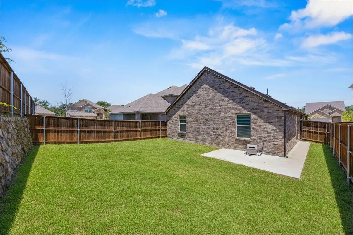 Single Family Residence For Rent in Grayson County , 3921 Oak Creek Circle, Denison, Texas 75020, 3 Bedrooms, 2 Bathrooms, 2 Garage spaces, 1,517 Sqft, built in 2022, Price $2,050, mls#21328943, Real Estate Agent in Denison, Homes For Rent in Grayson county, Homes For Rent in Denison, Realtor in Denison Texas, Real Estate Brokerage Independent Realty Texas, Luminita Cordes Realtor